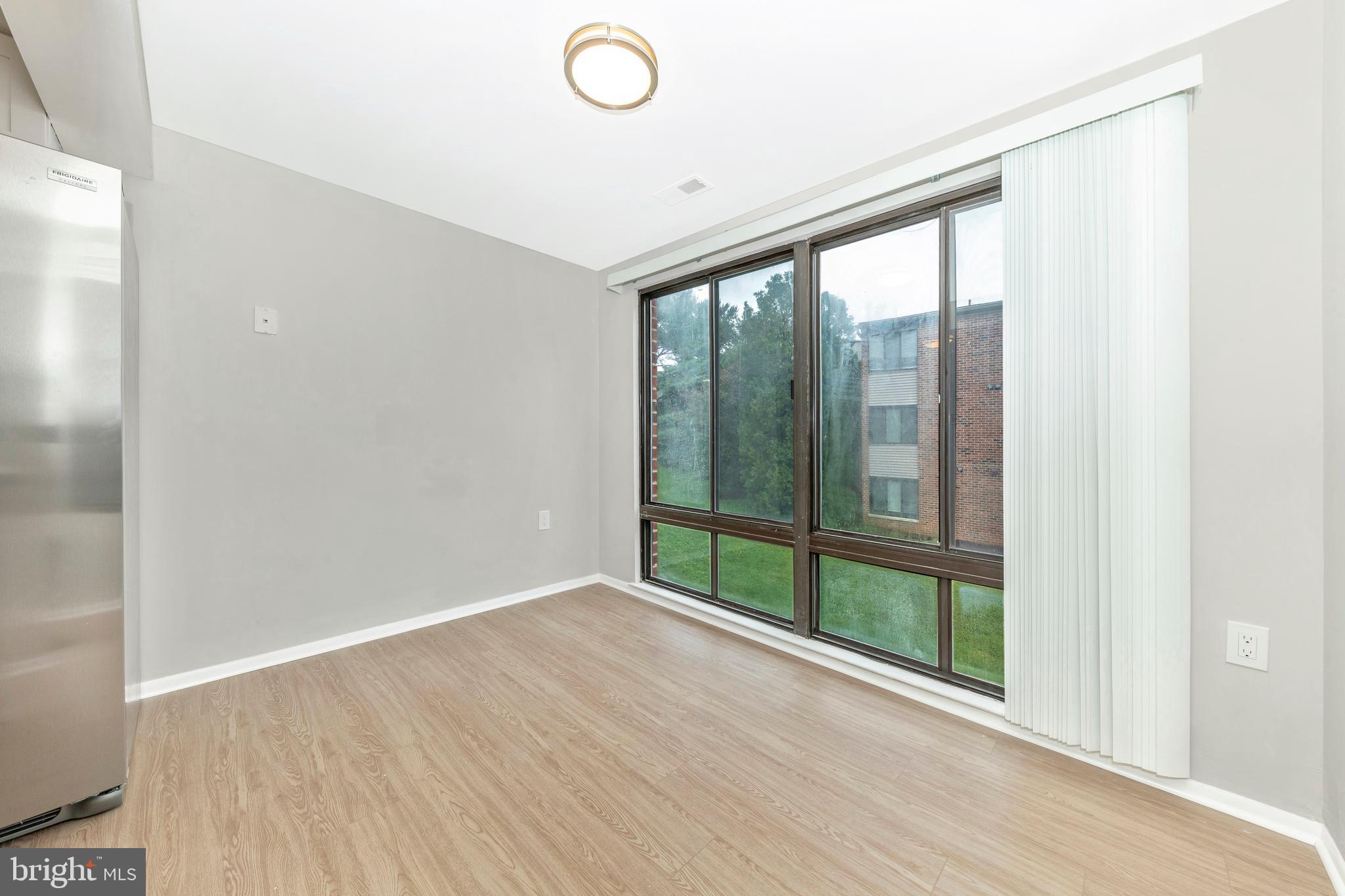 FARMINGDALE - Residential