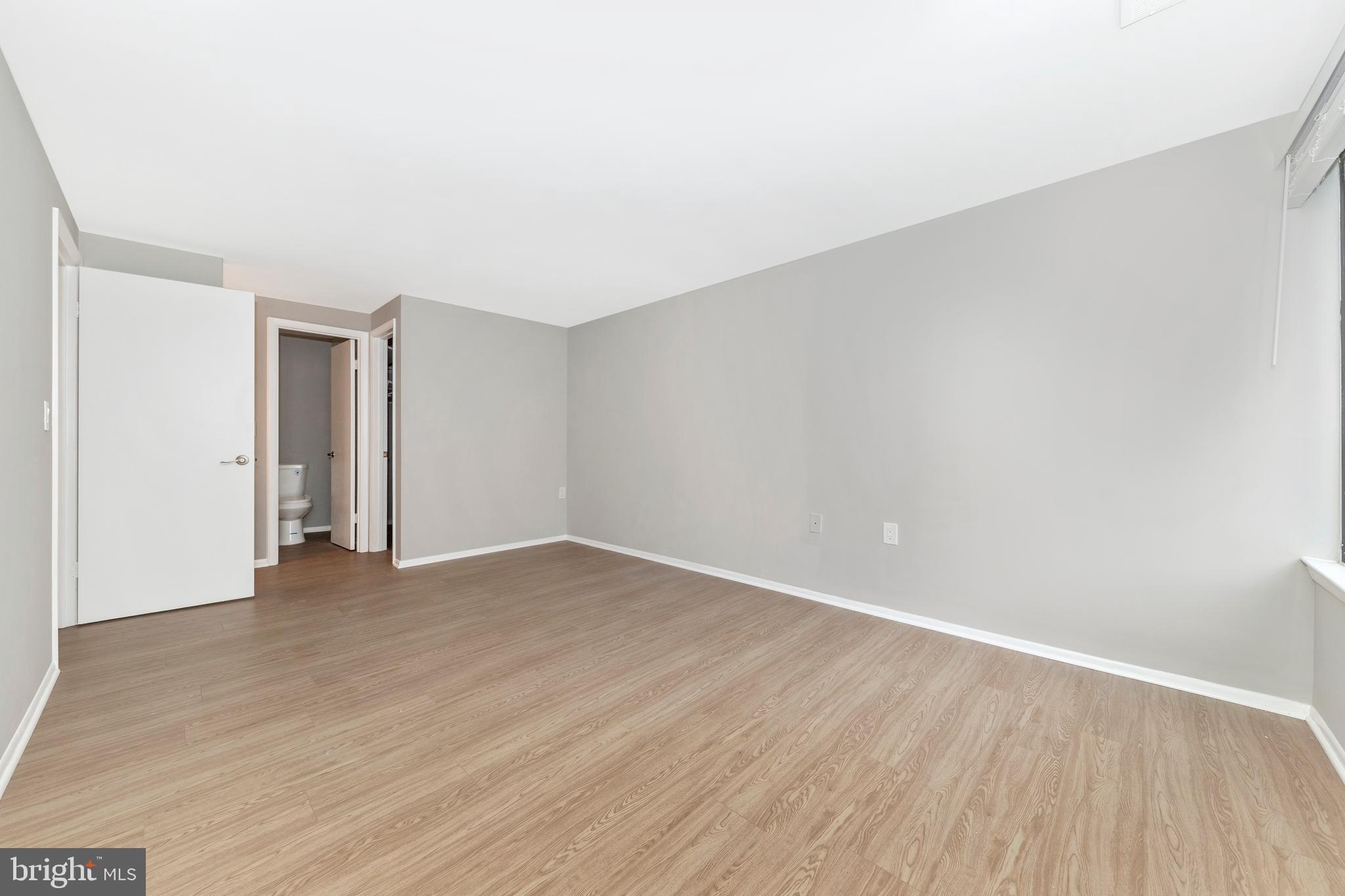 FARMINGDALE - Residential