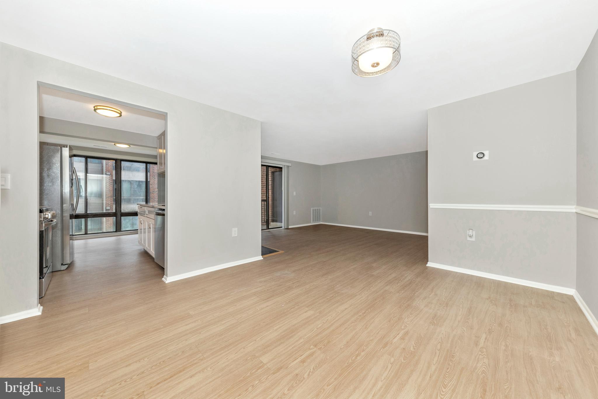 FARMINGDALE - Residential