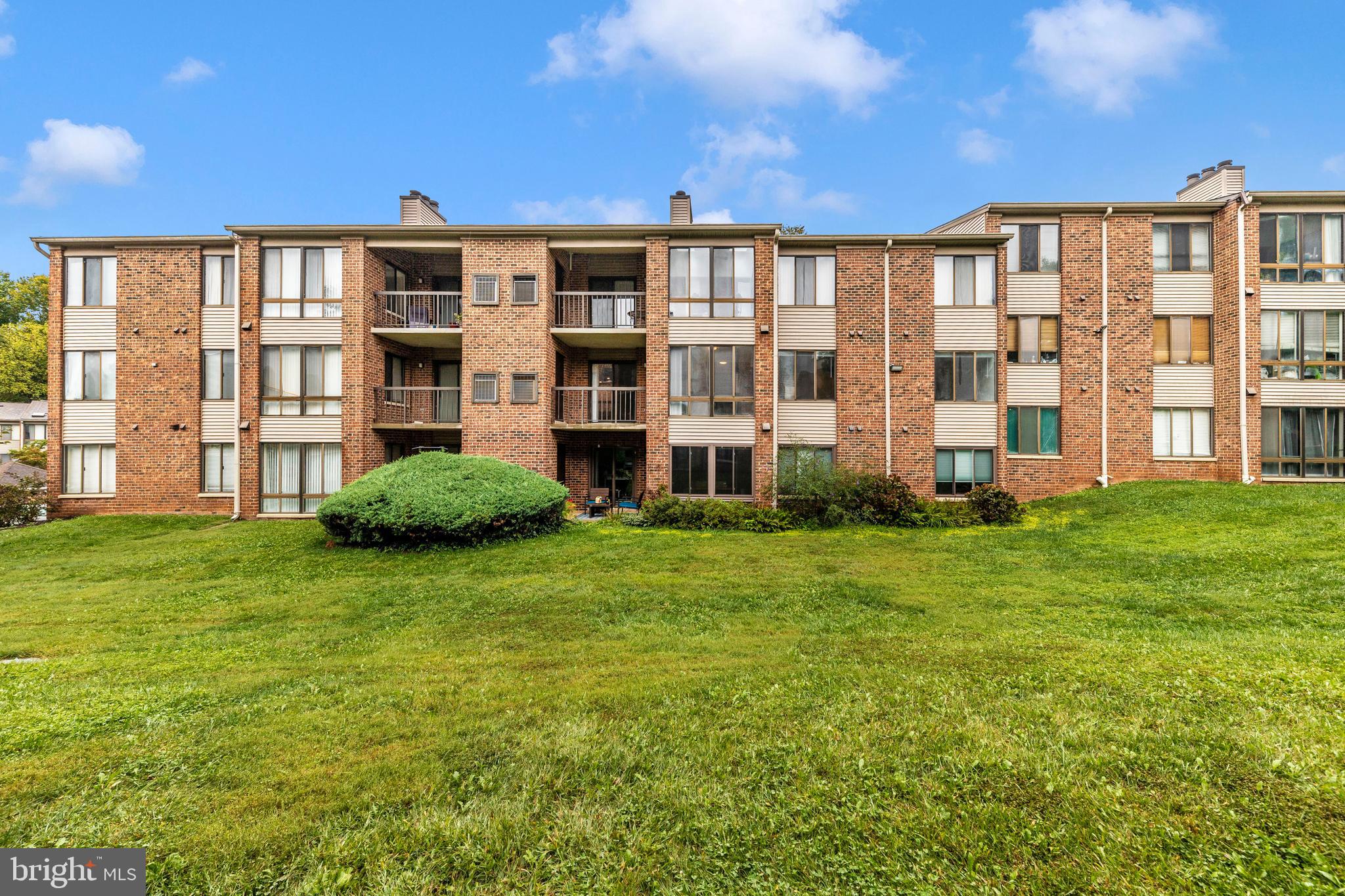 FARMINGDALE - Residential