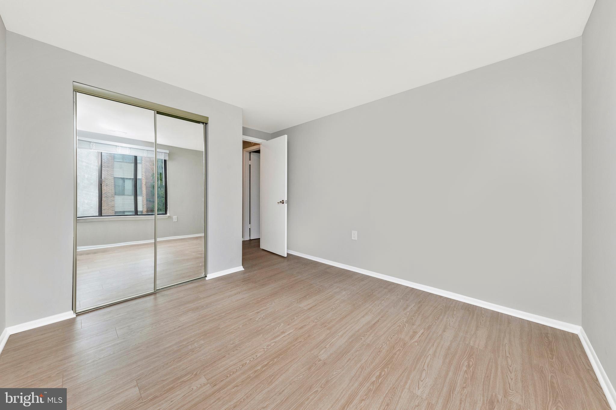 FARMINGDALE - Residential