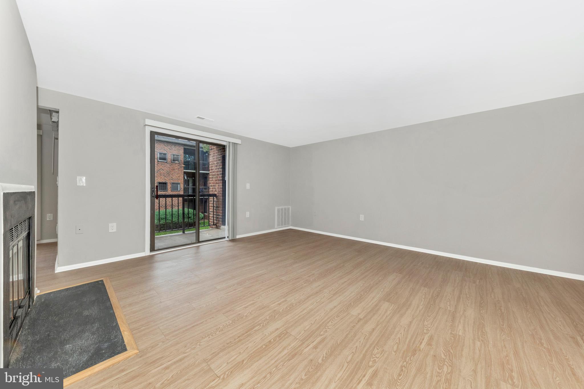 FARMINGDALE - Residential