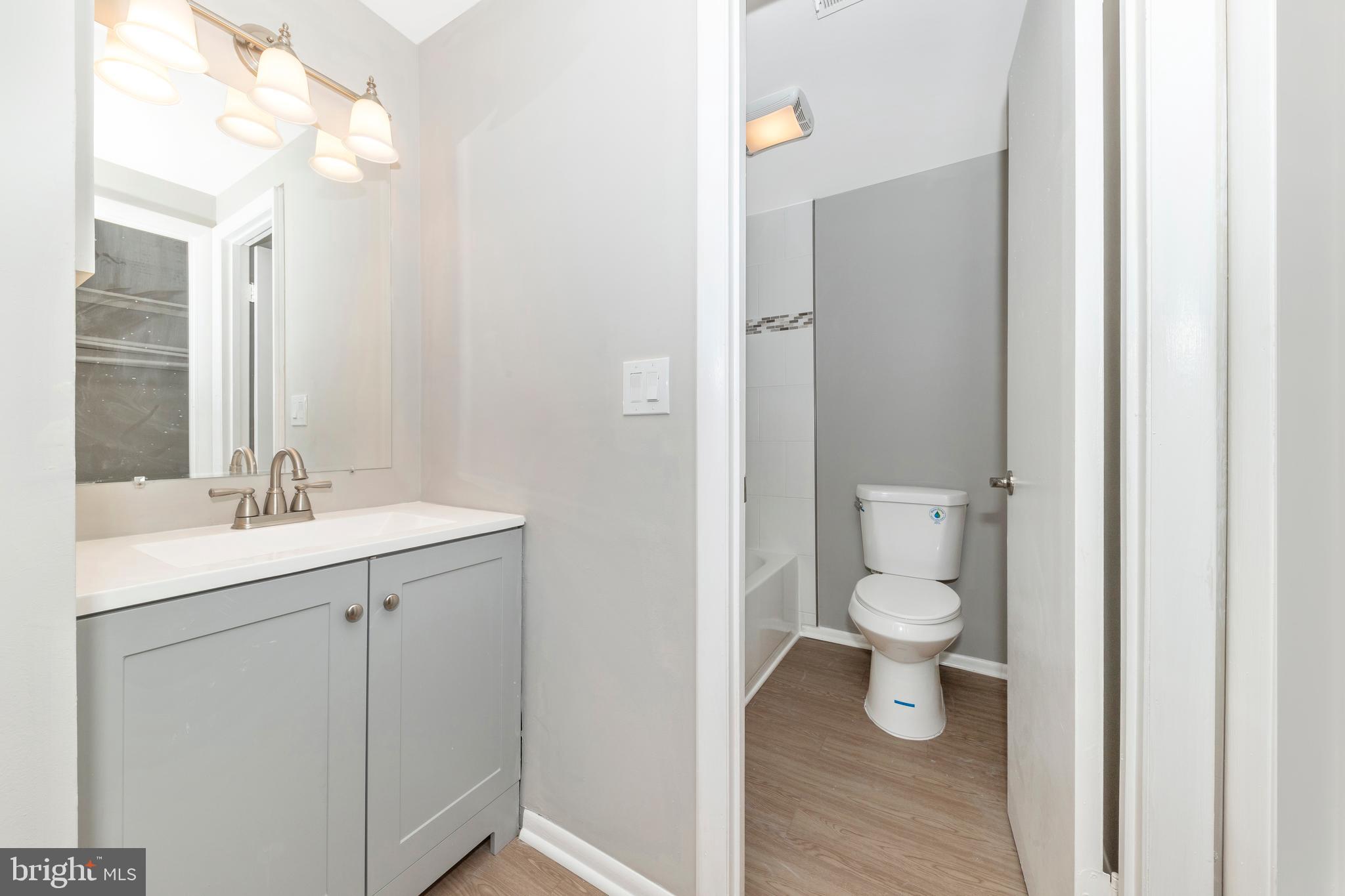 FARMINGDALE - Residential