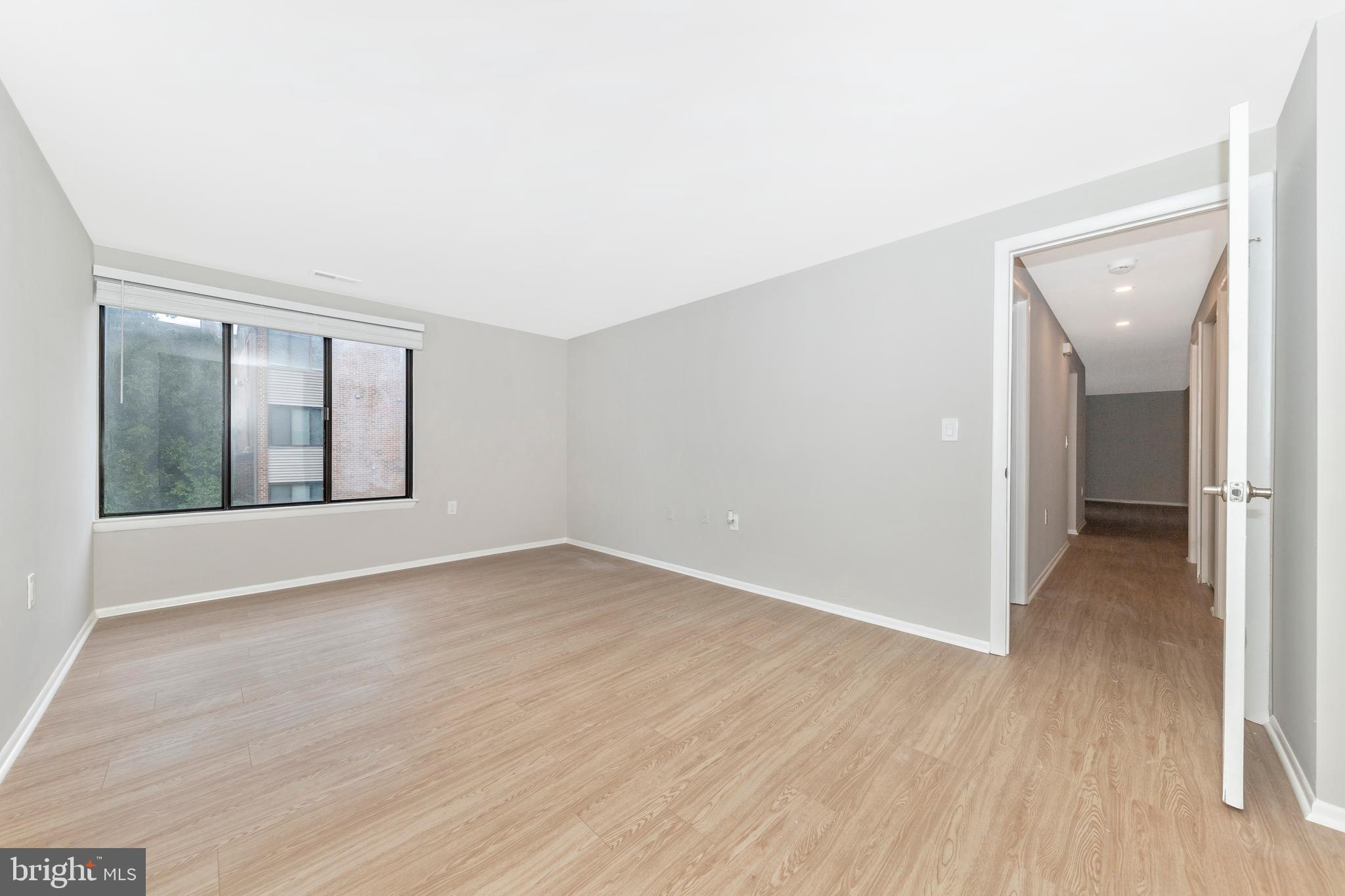 FARMINGDALE - Residential