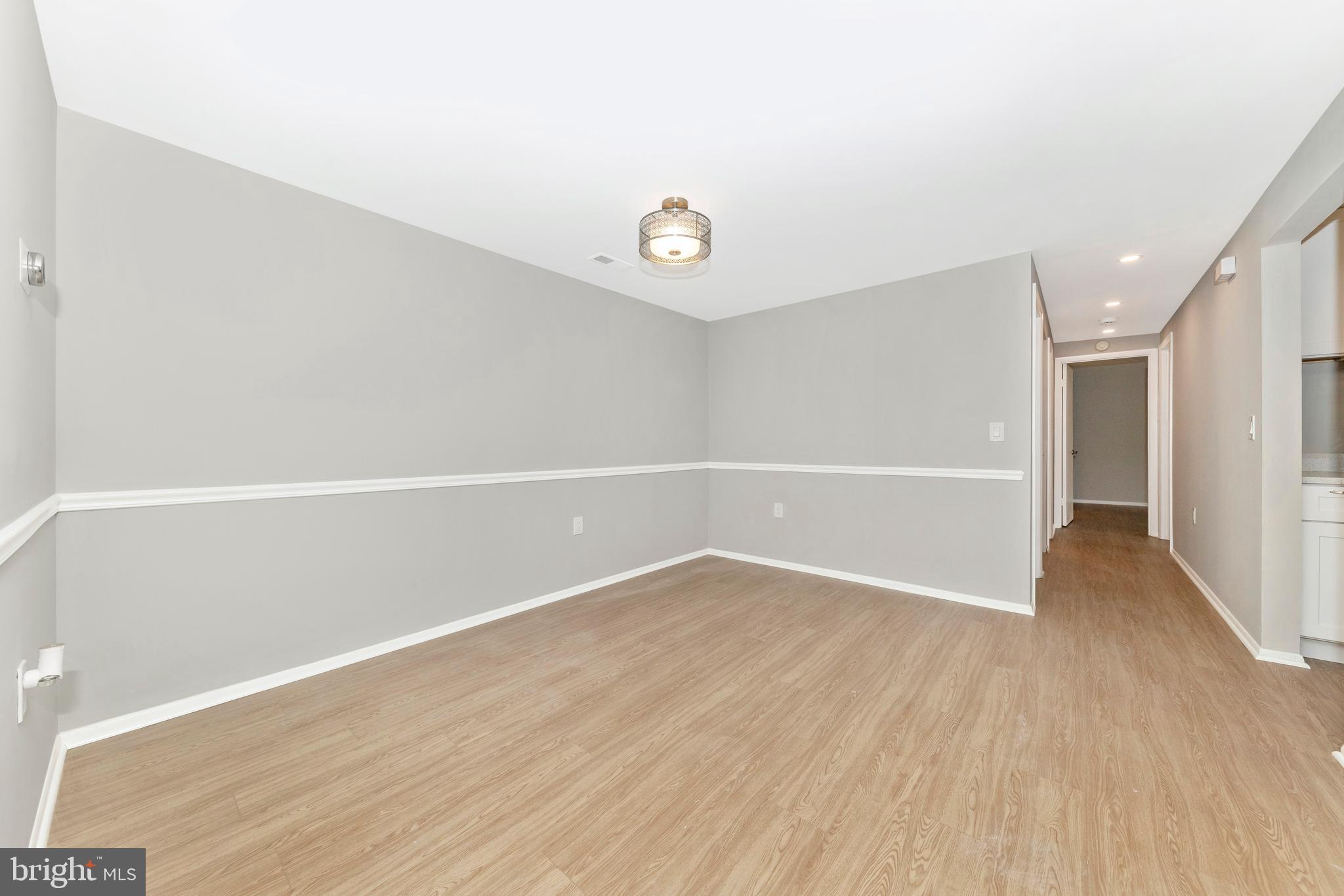 FARMINGDALE - Residential