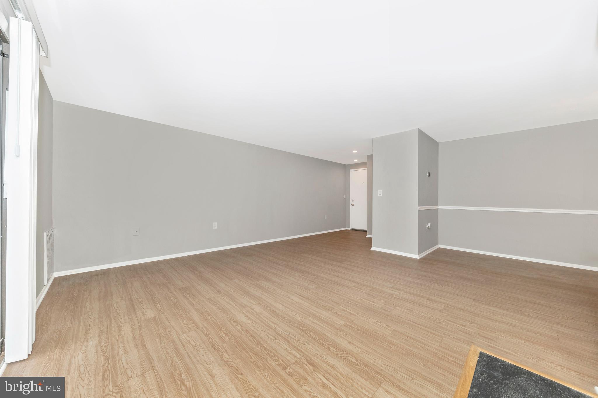 FARMINGDALE - Residential