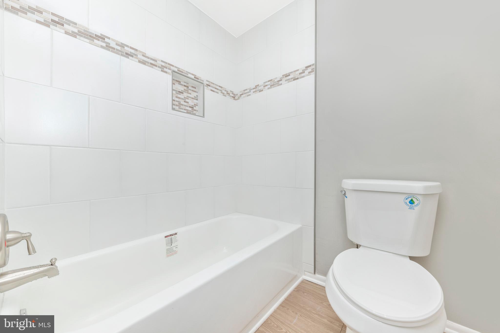 FARMINGDALE - Residential