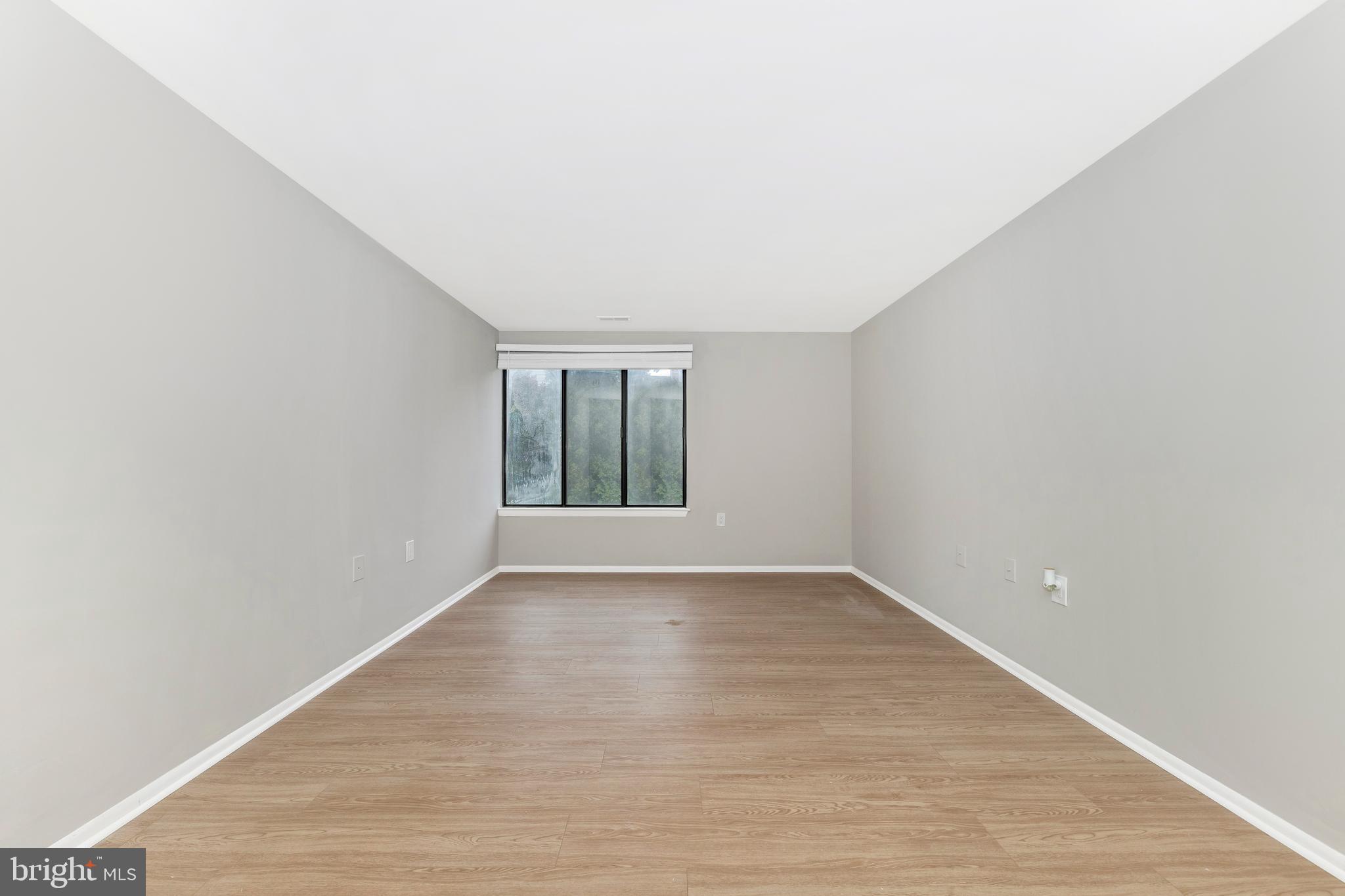 FARMINGDALE - Residential