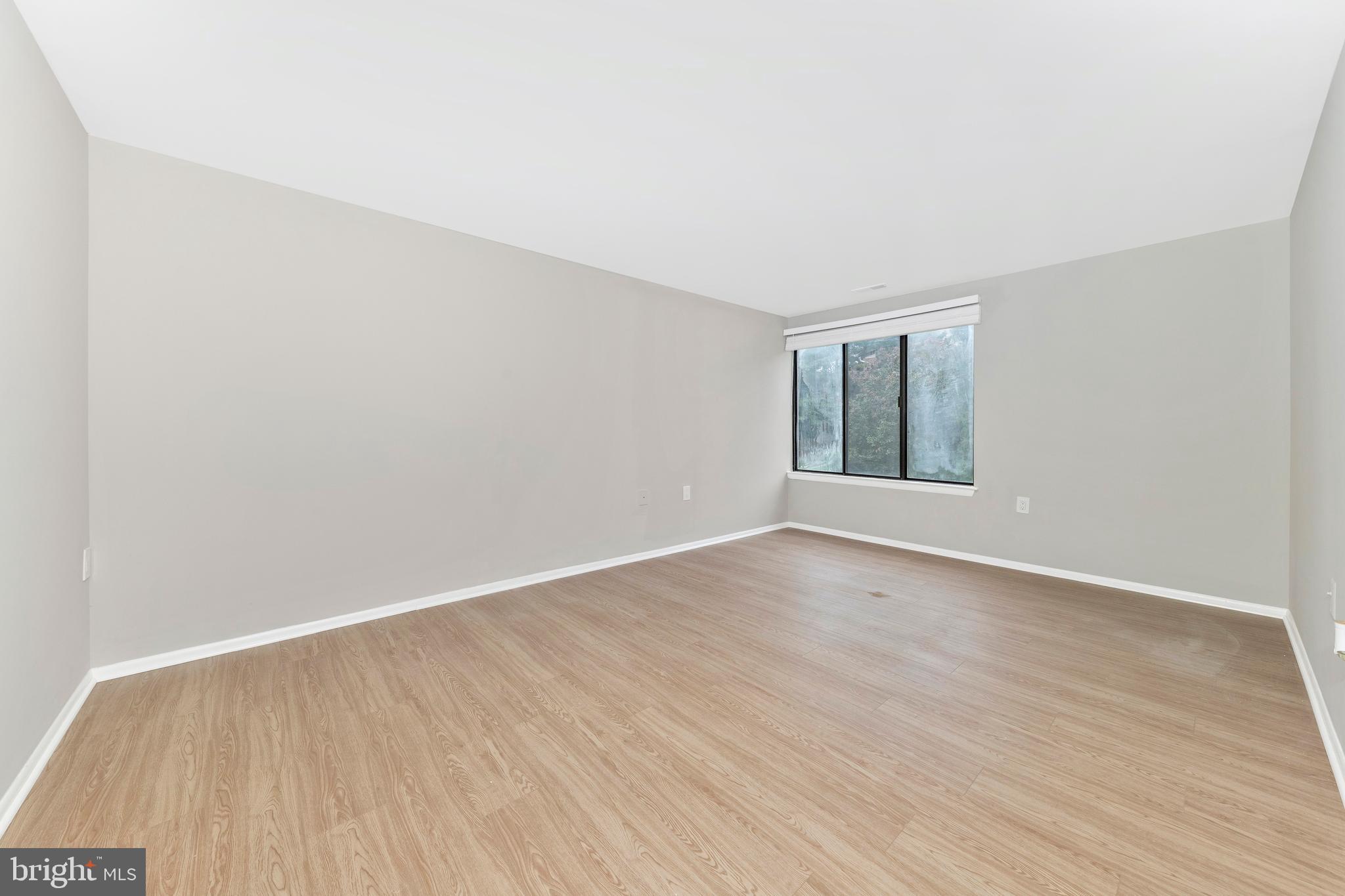 FARMINGDALE - Residential