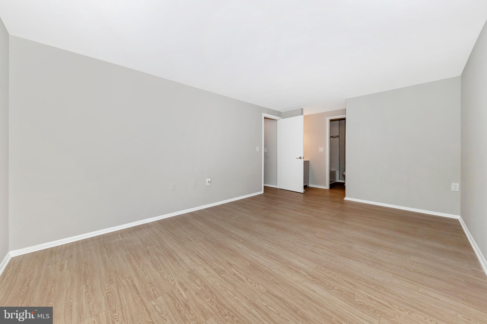 FARMINGDALE - Residential