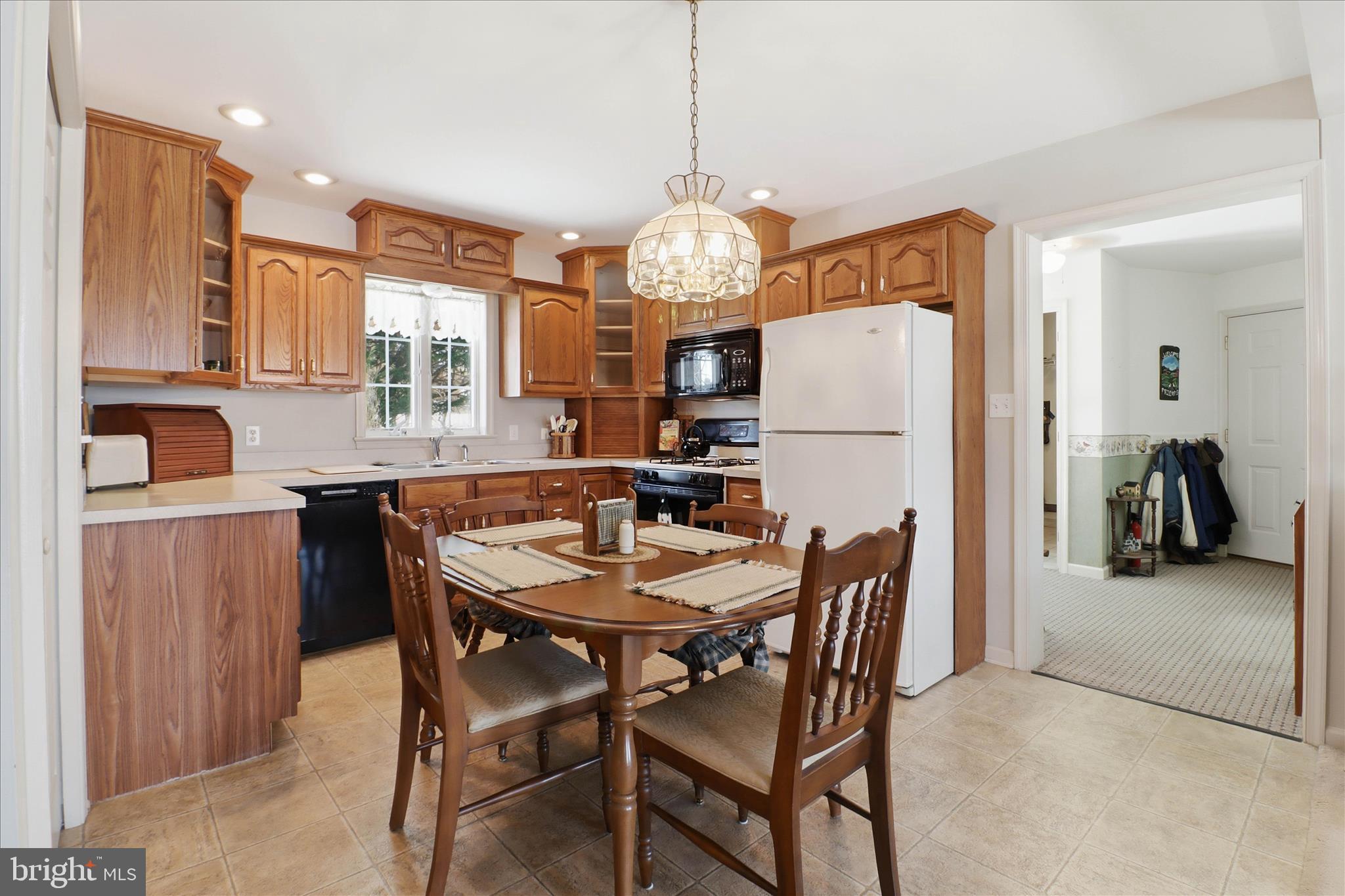 772 1/2 E MAIN STREET