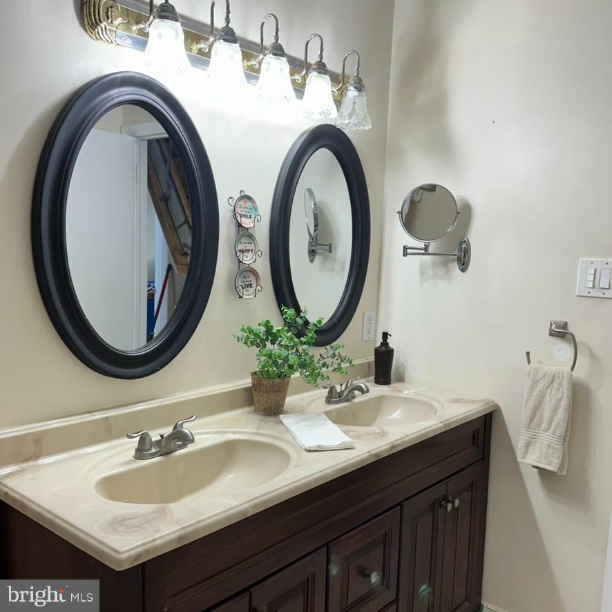 PENN VALLEY MANOR - Residential