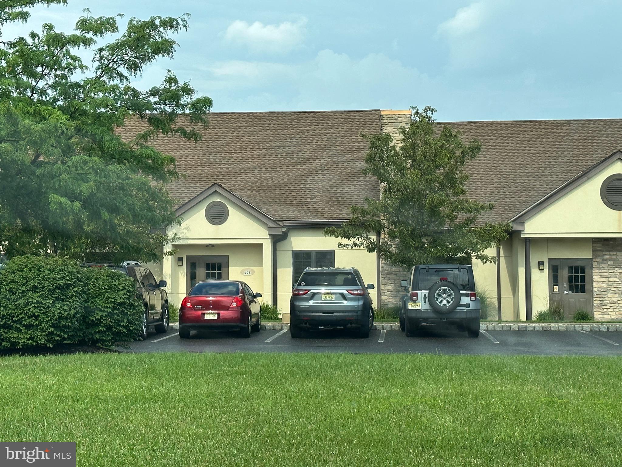 200-203 INDEPENDENCE BOULEVARD 1-4