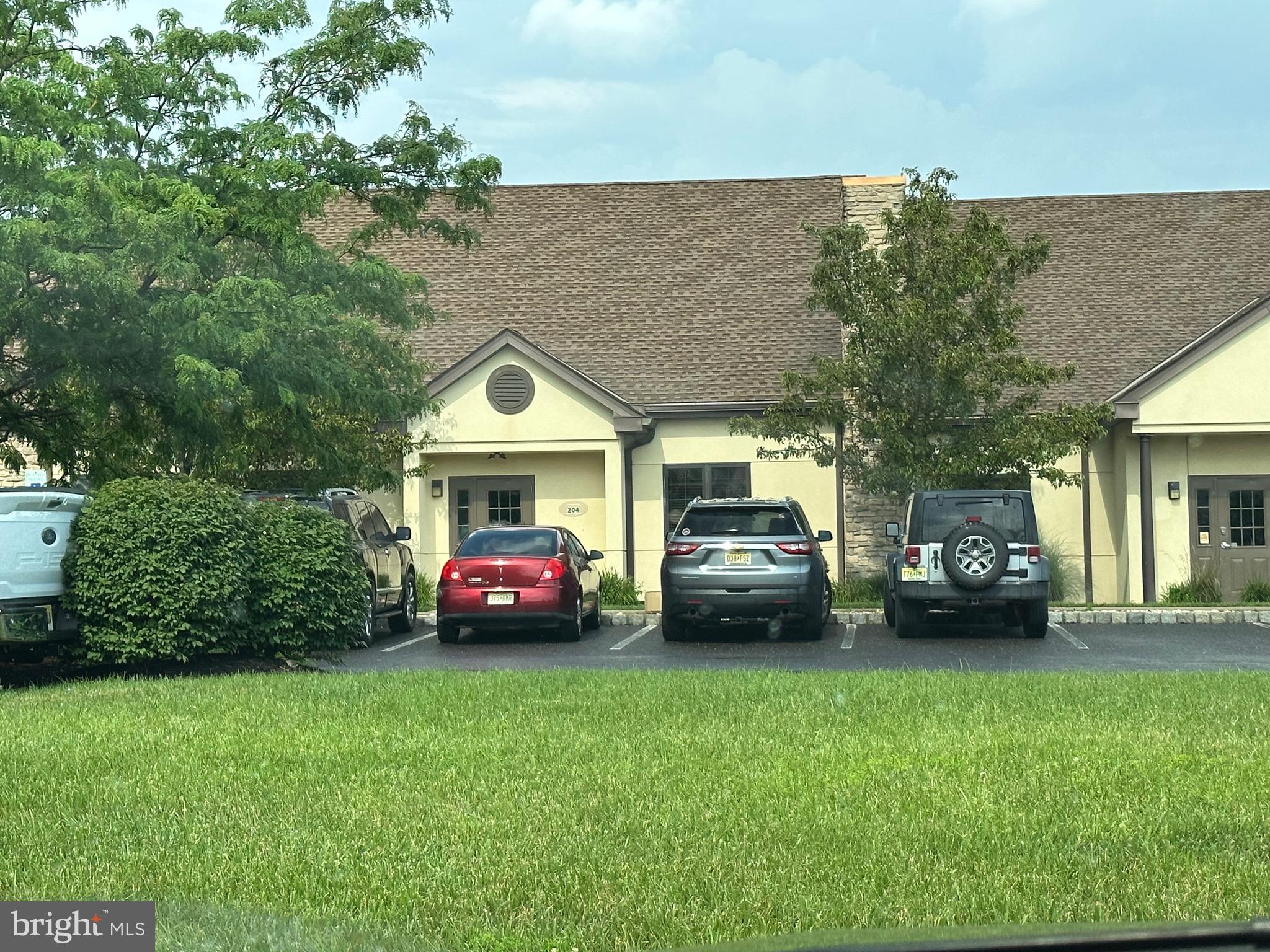 200-203 INDEPENDENCE BOULEVARD 1-4