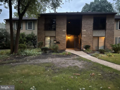 Townhouse For Sale - 16 W Bluebell Lane<br/> MOUNT LAUREL, NJ 08054