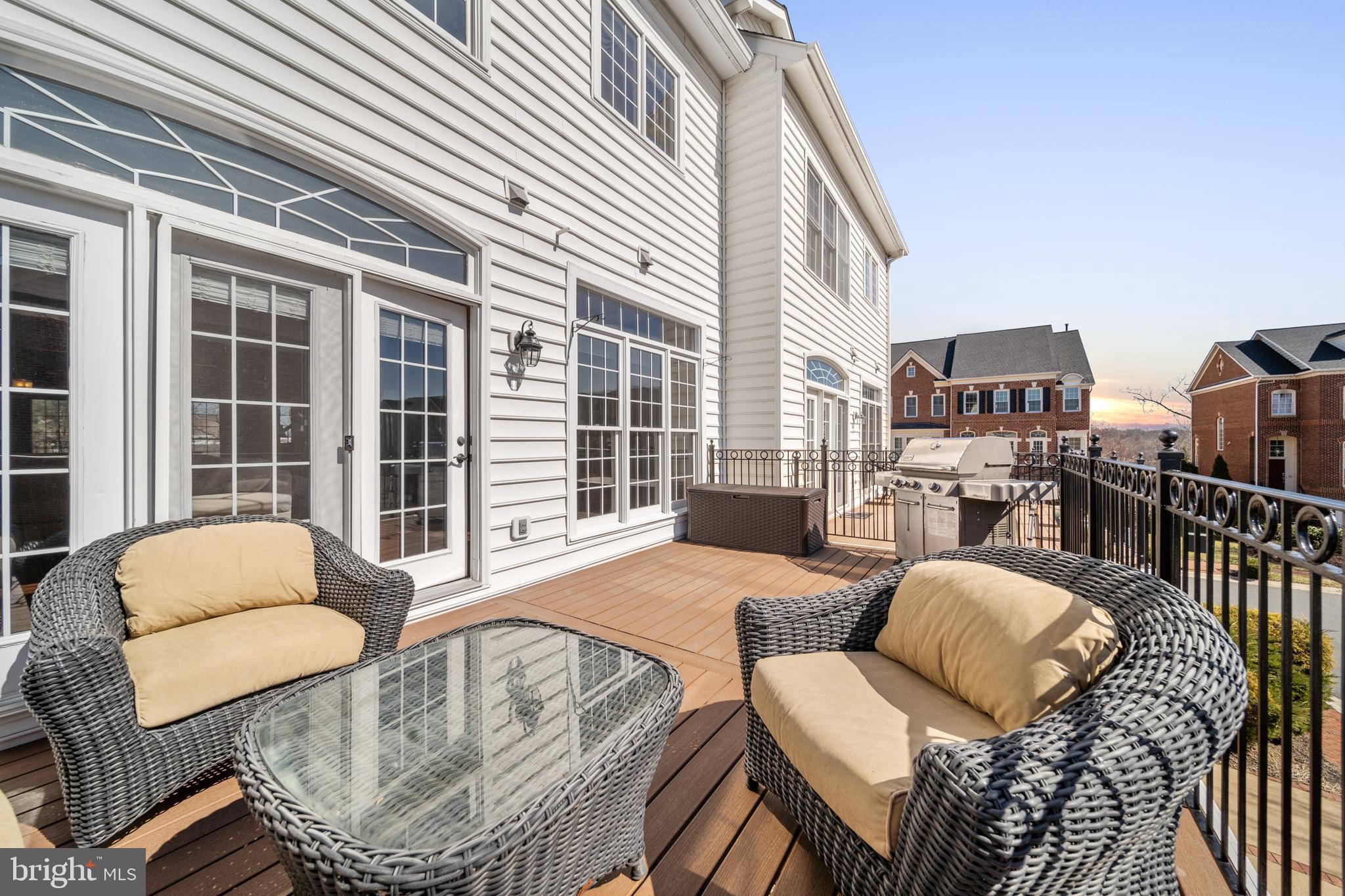 RIVER CREEK - Residential