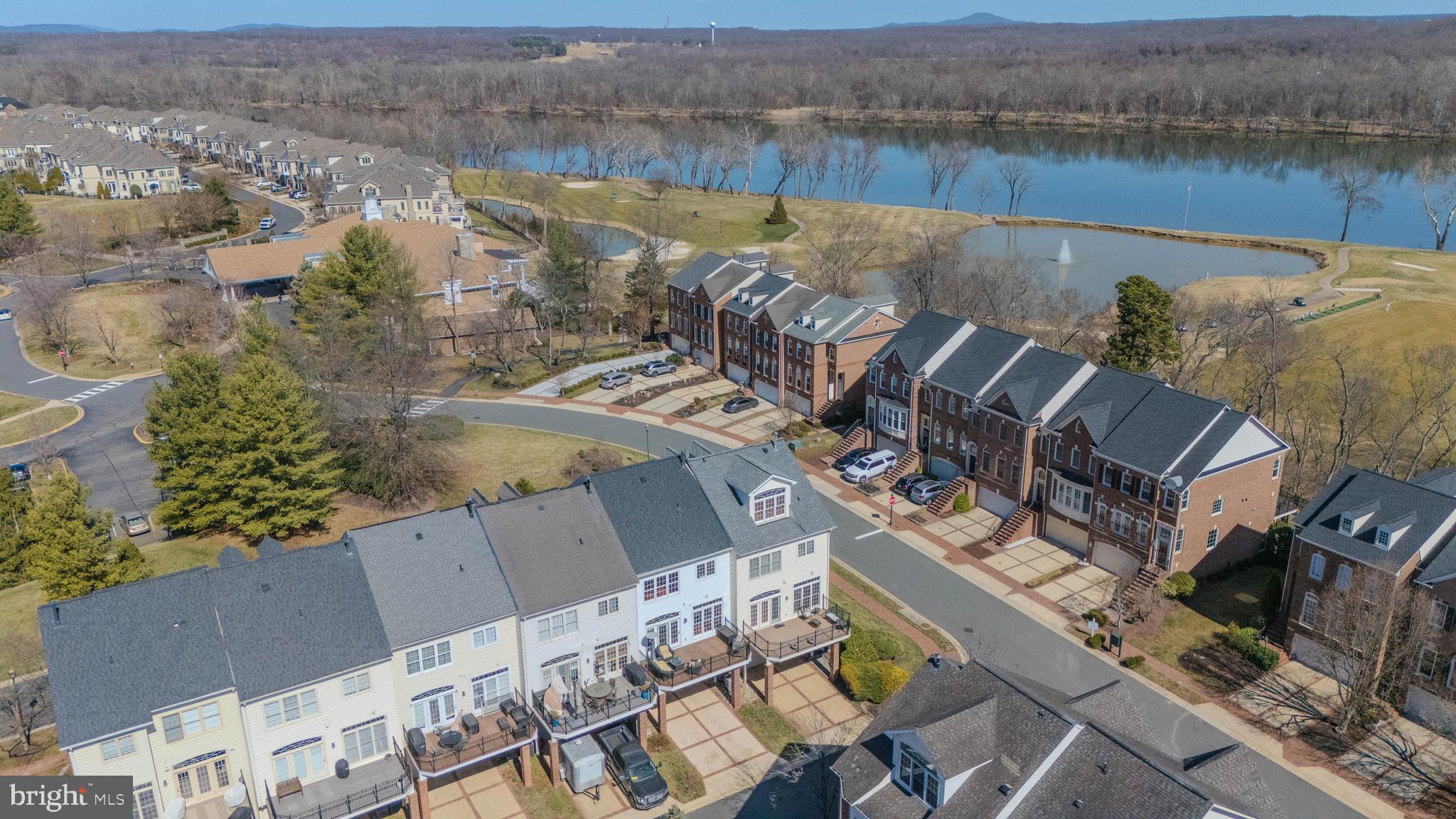 RIVER CREEK - Residential