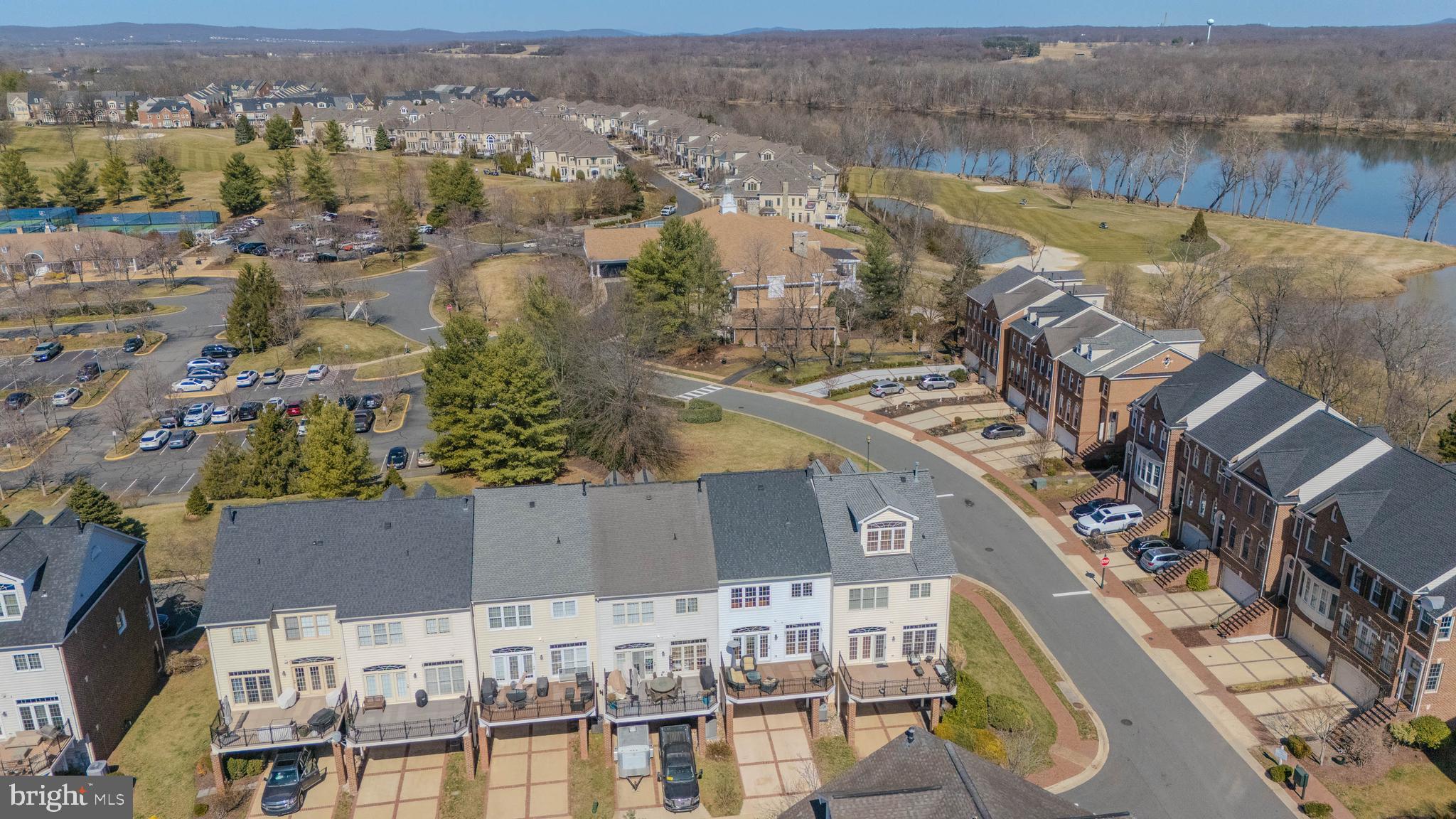 RIVER CREEK - Residential