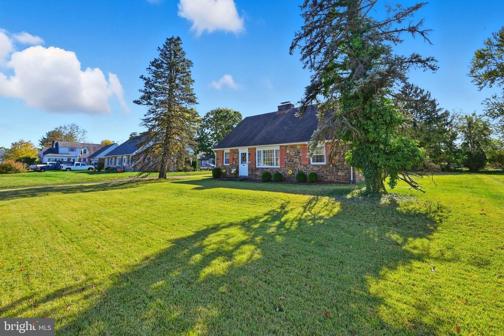 Photo of 1506 Marshall St, NORRISTOWN, PA 19403 (MLS # PAMC2159588)