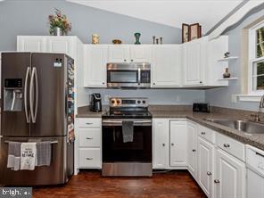 WINIFRED MANOR - Residential