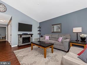 WINIFRED MANOR - Residential