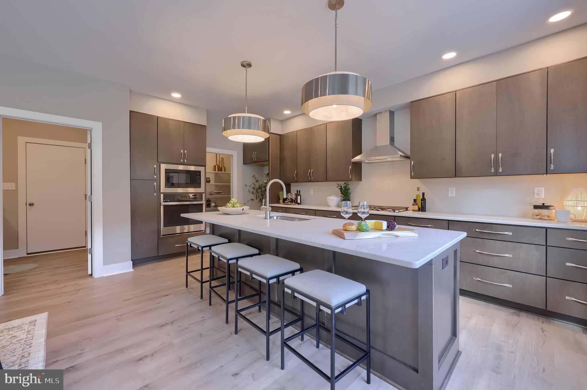 ROCKVILLE ESTATES - Residential