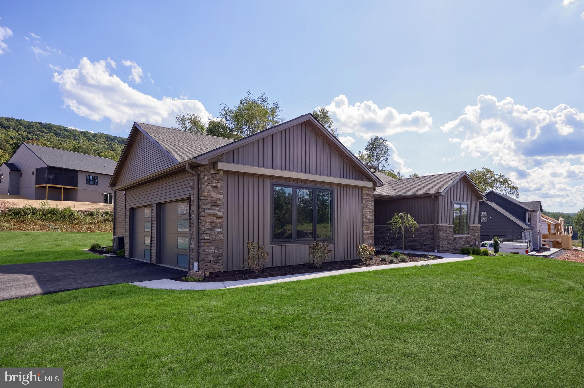 ROCKVILLE ESTATES - Residential