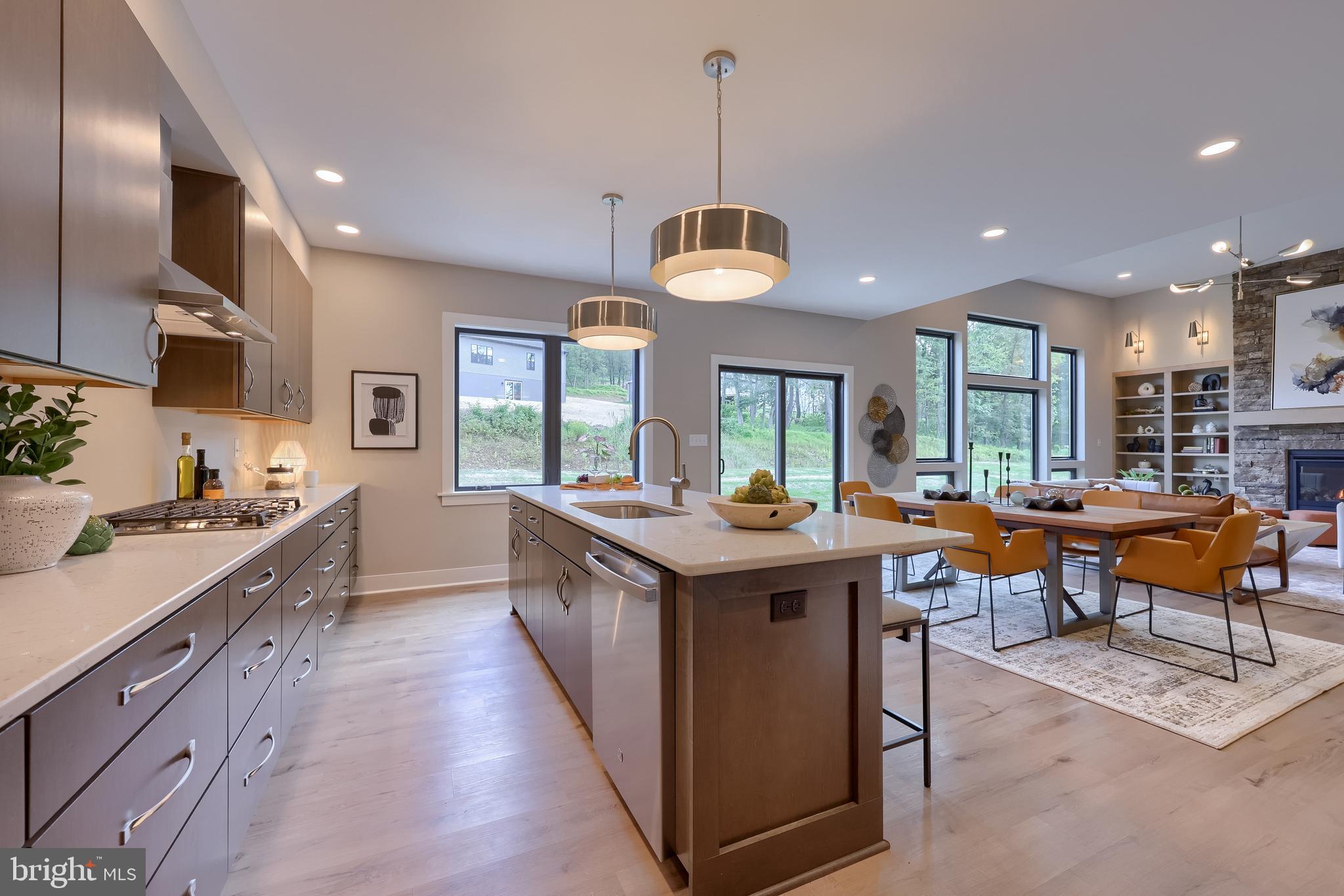 ROCKVILLE ESTATES - Residential