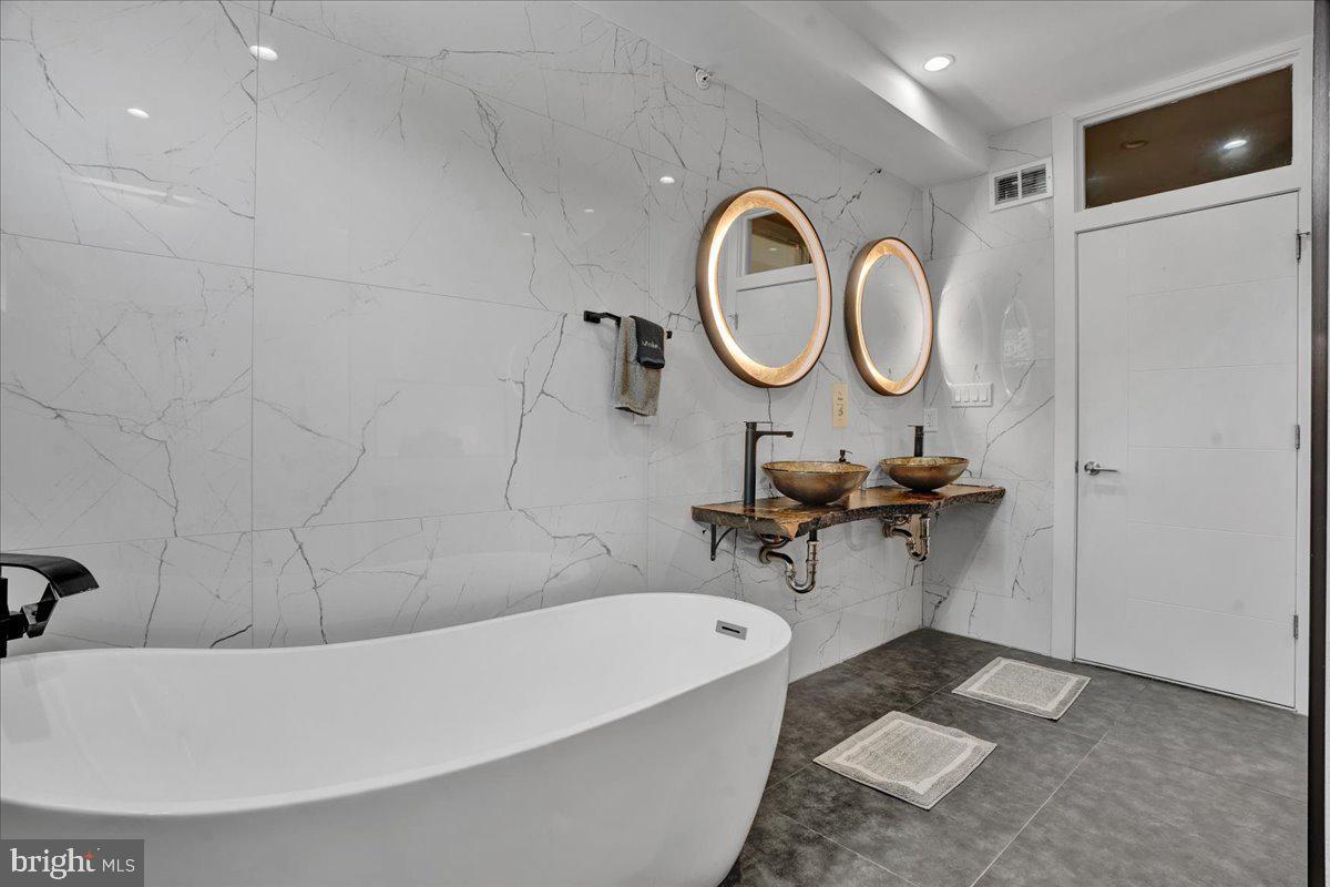 GRAYS FERRY - Residential