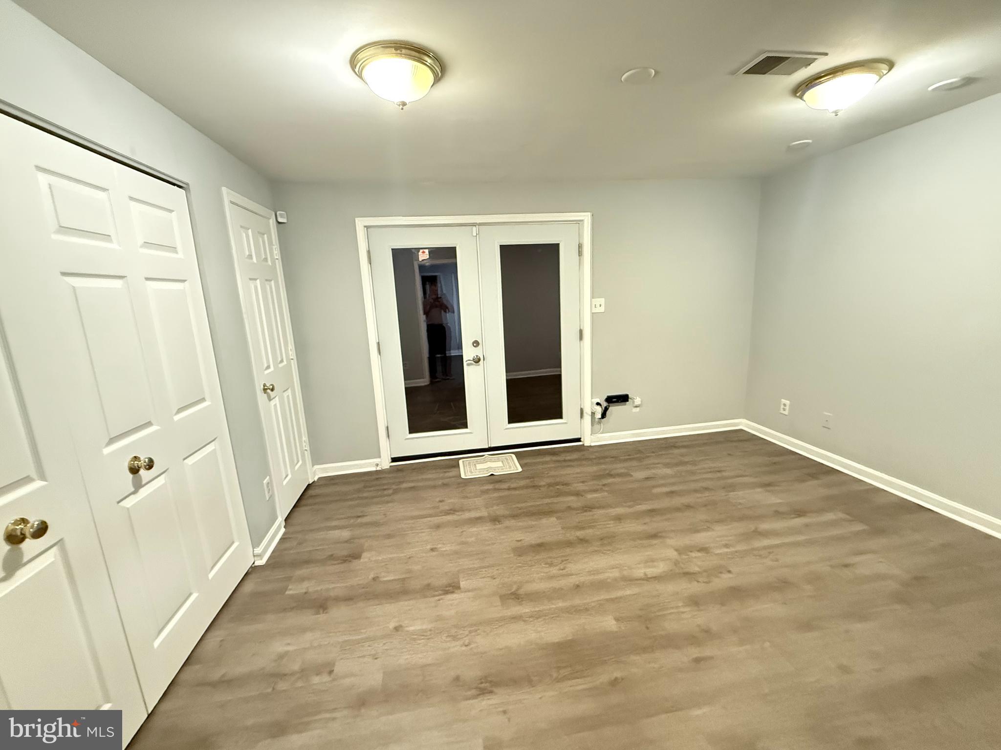 LAKE RIDGE - Residential Lease