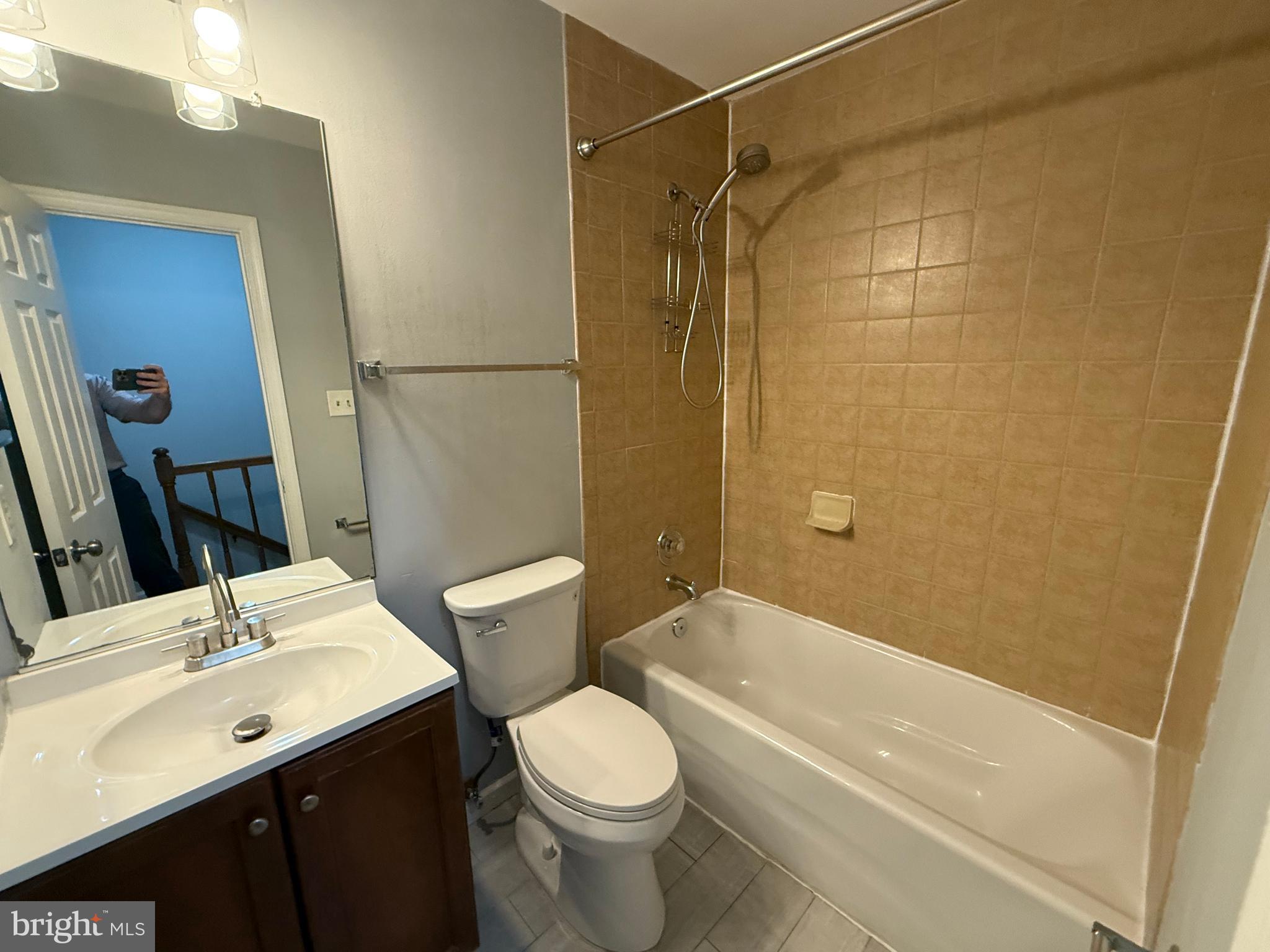 LAKE RIDGE - Residential Lease