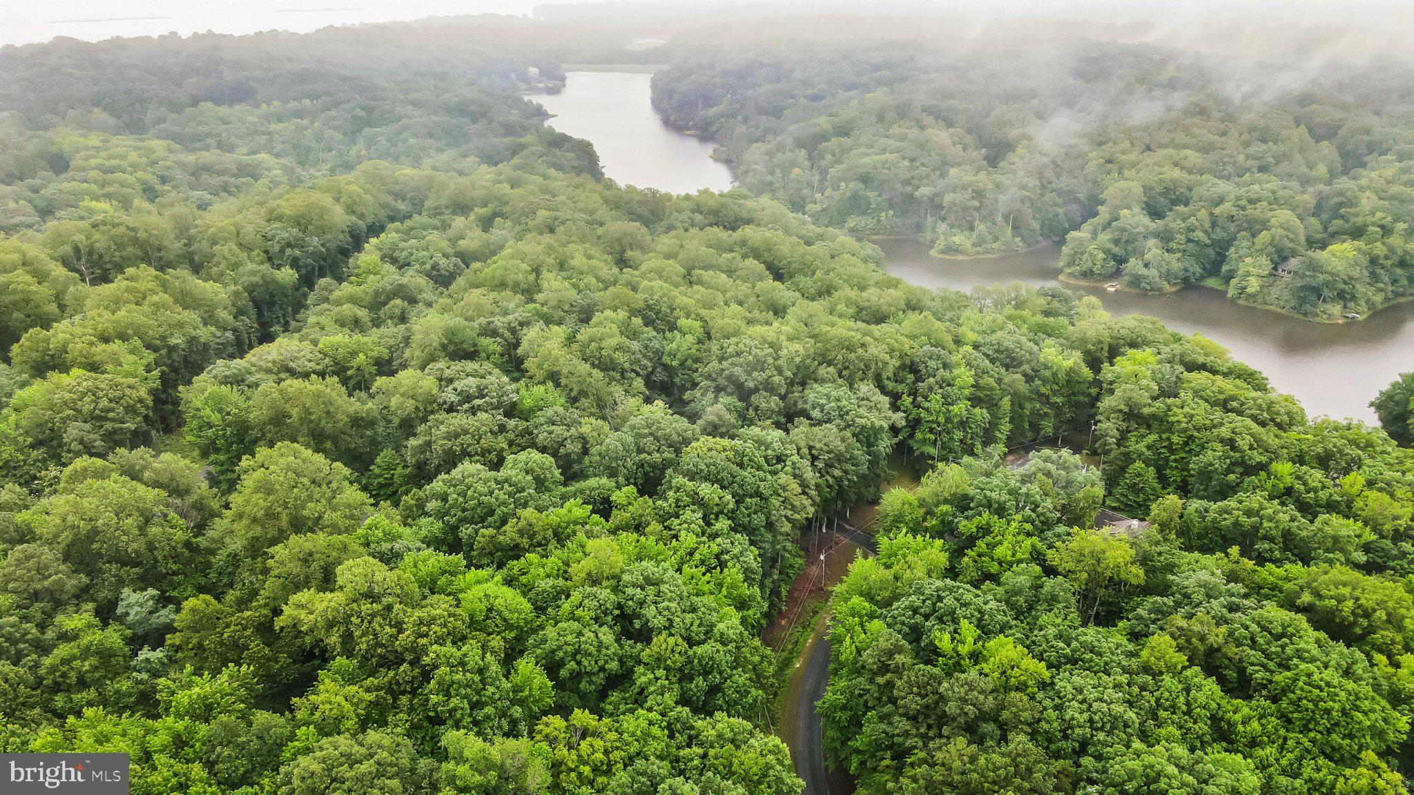 STRATFORD HARBOUR - Land