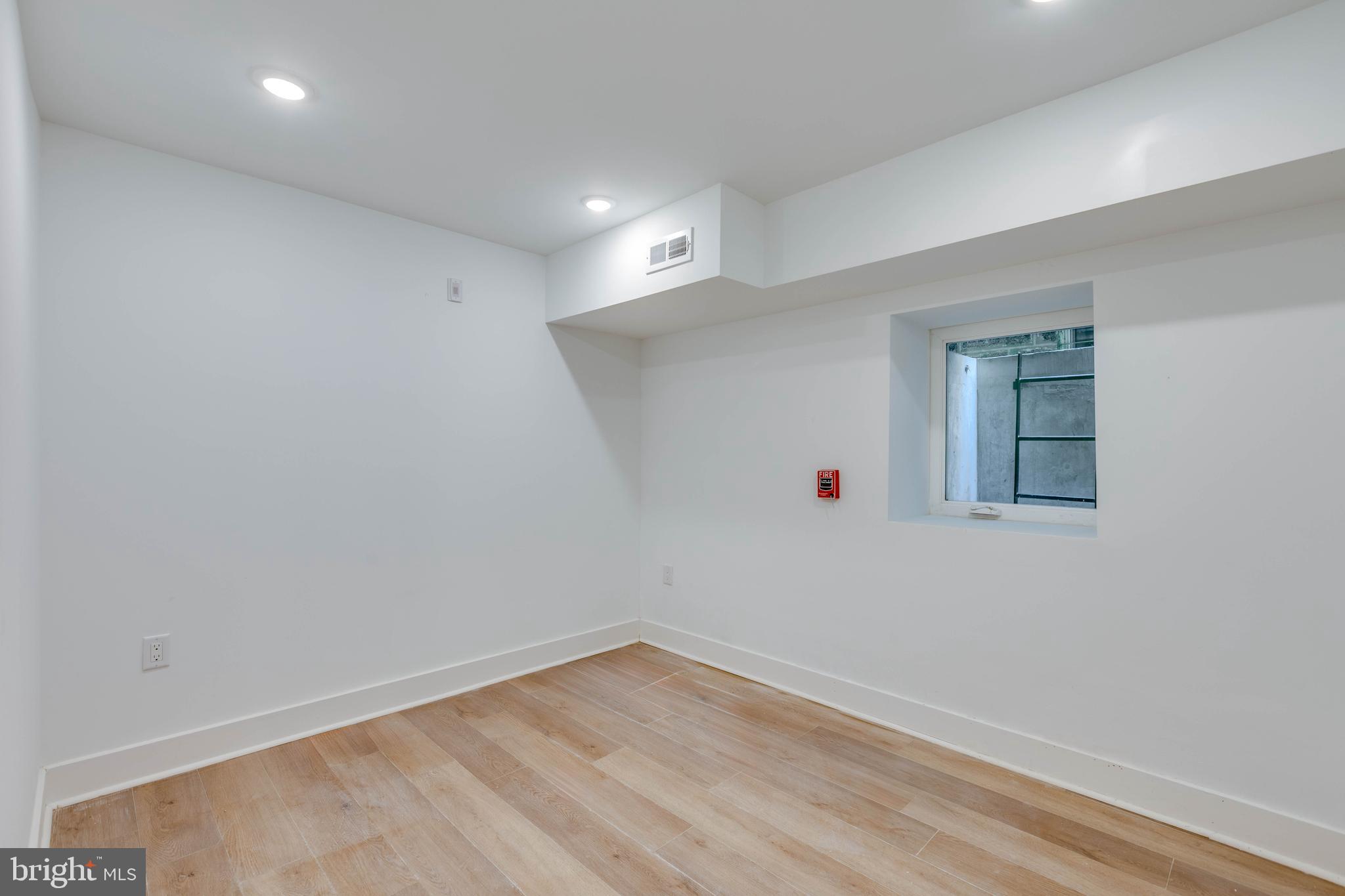 SPRUCE HILL - Residential Lease