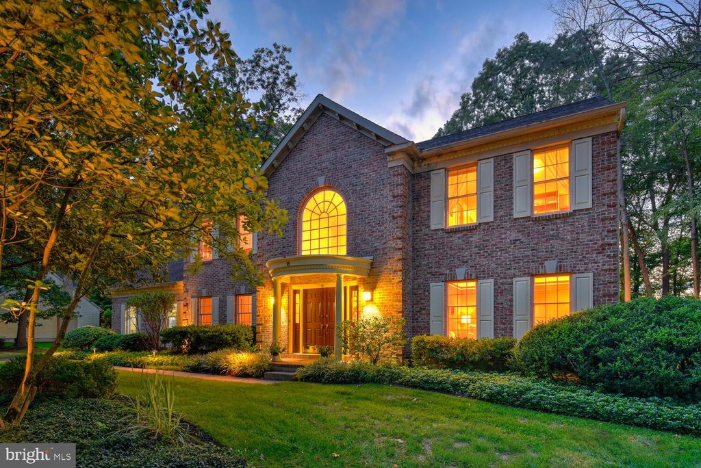 Photo of 18 Newport Drive, PRINCETON JUNCTION, NJ 08550 (MLS # NJME2064864)