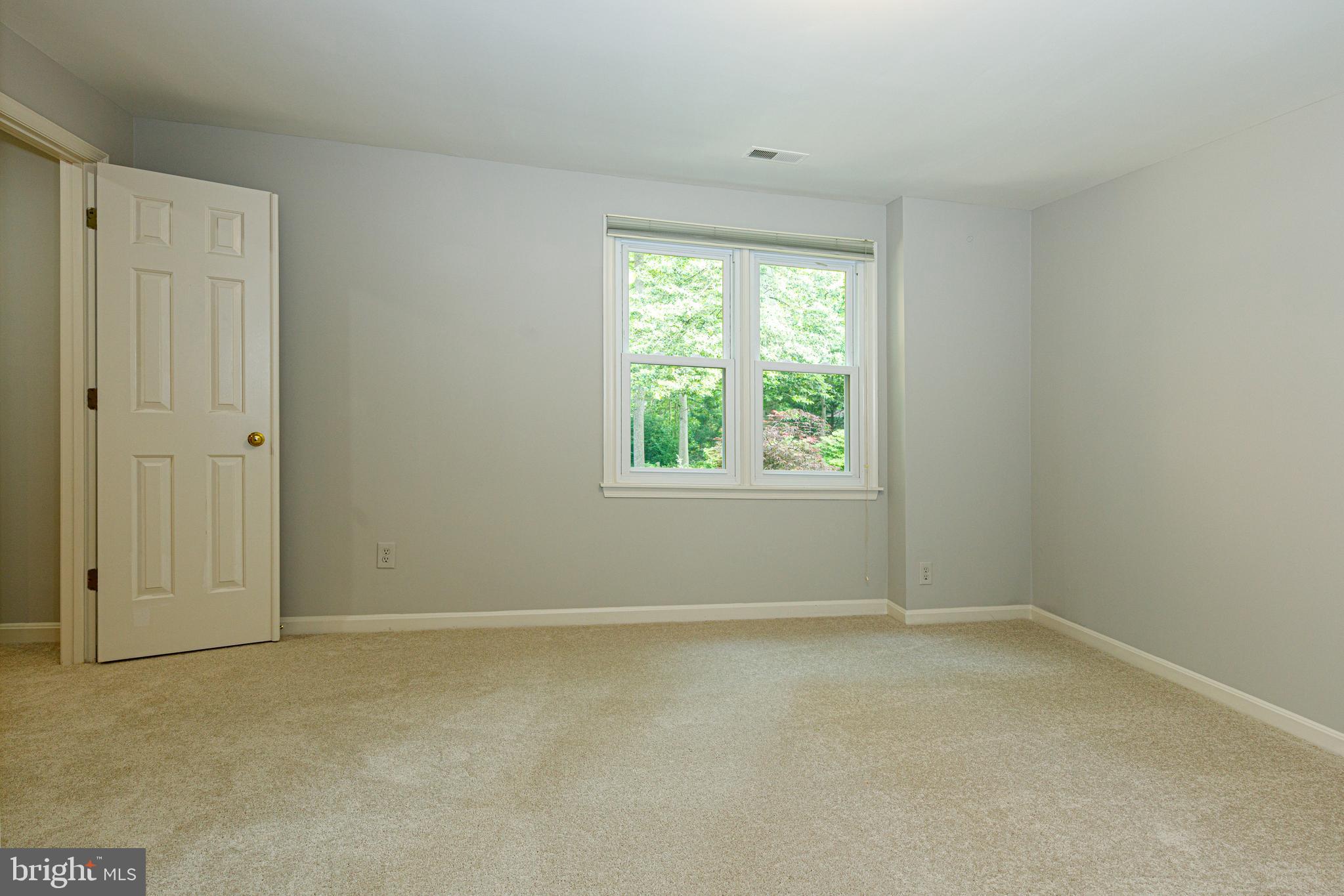 SOUTH RUN OAKS - Residential