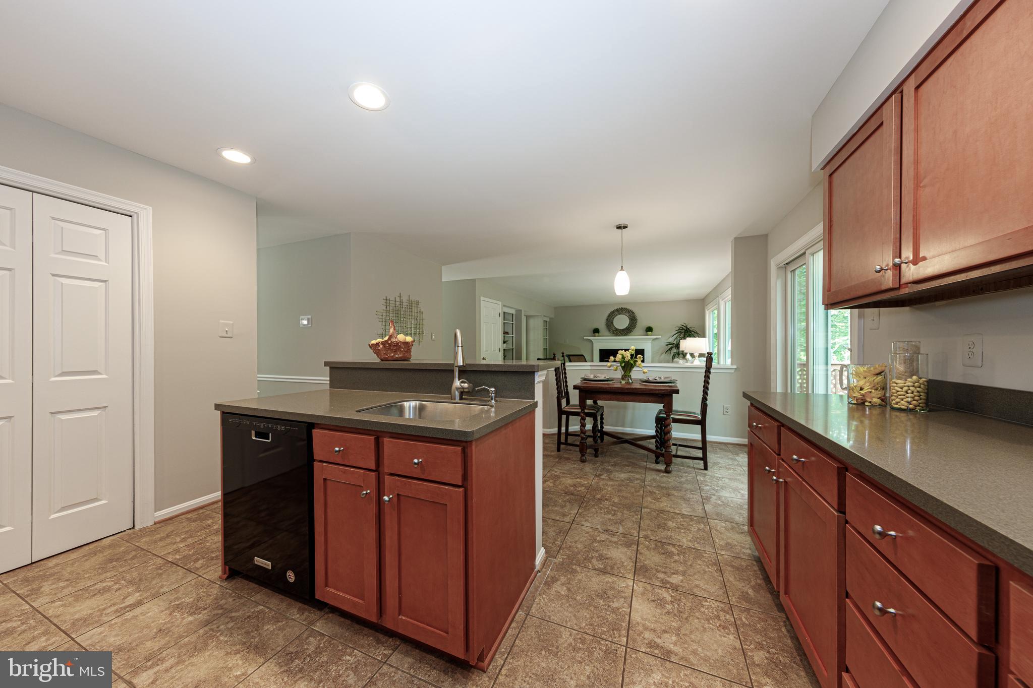 SOUTH RUN OAKS - Residential