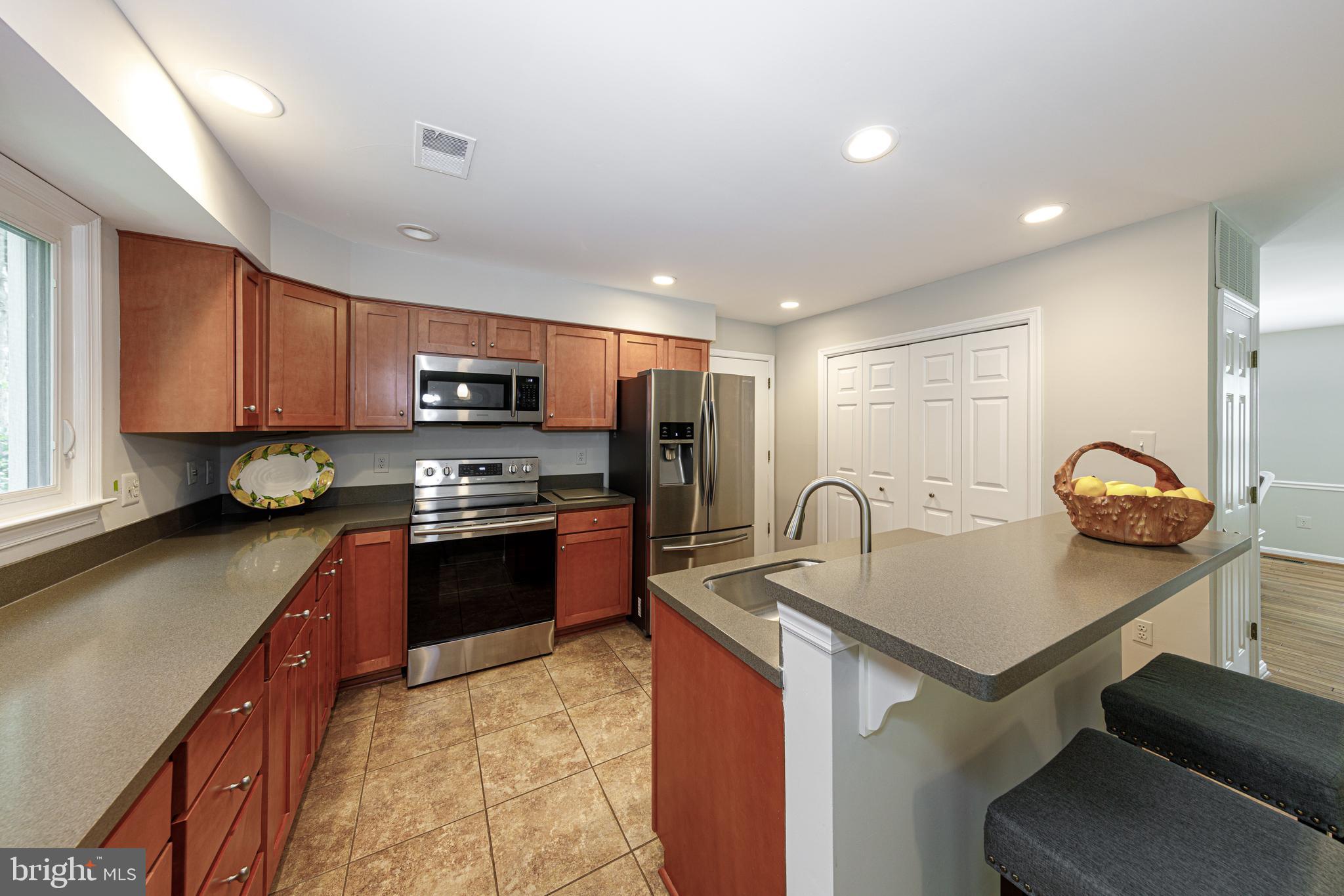 SOUTH RUN OAKS - Residential