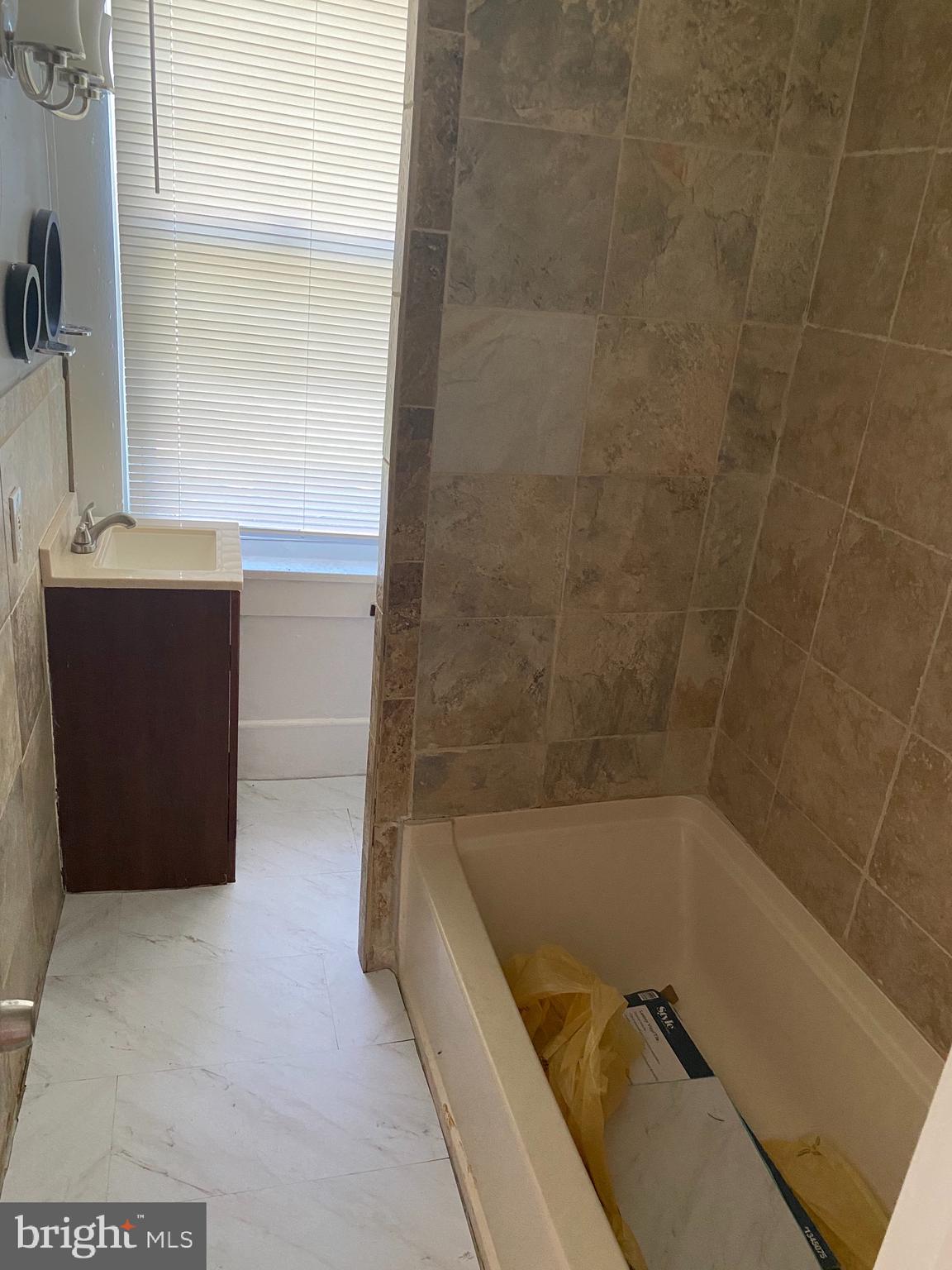 WINDSOR HILLS - Residential Income