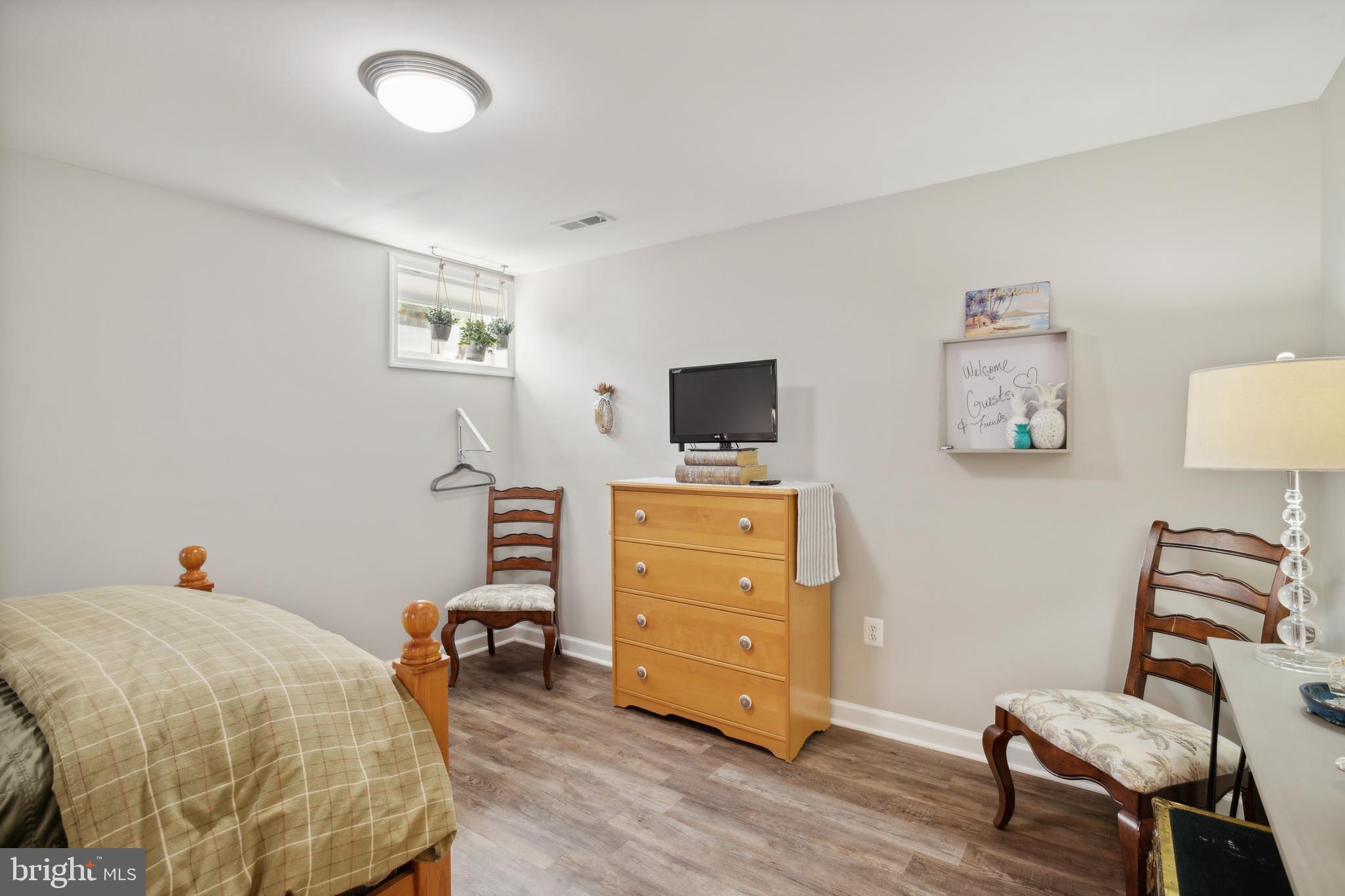 VIRGINIA OAKS - Residential