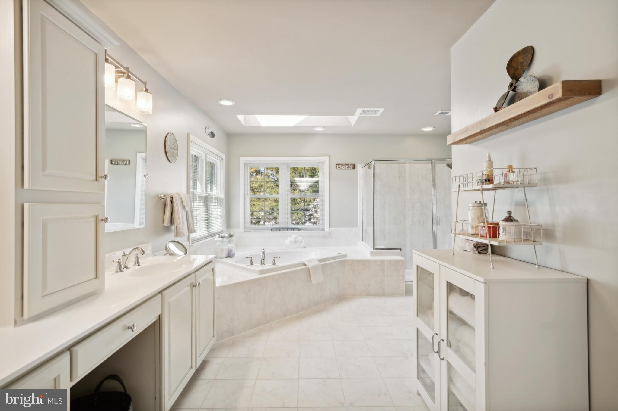 VIRGINIA OAKS - Residential