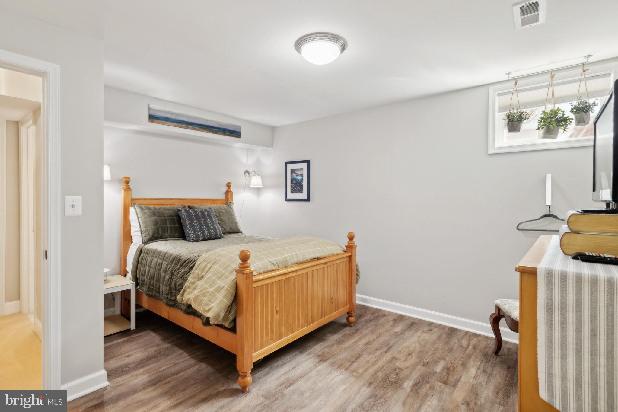 VIRGINIA OAKS - Residential