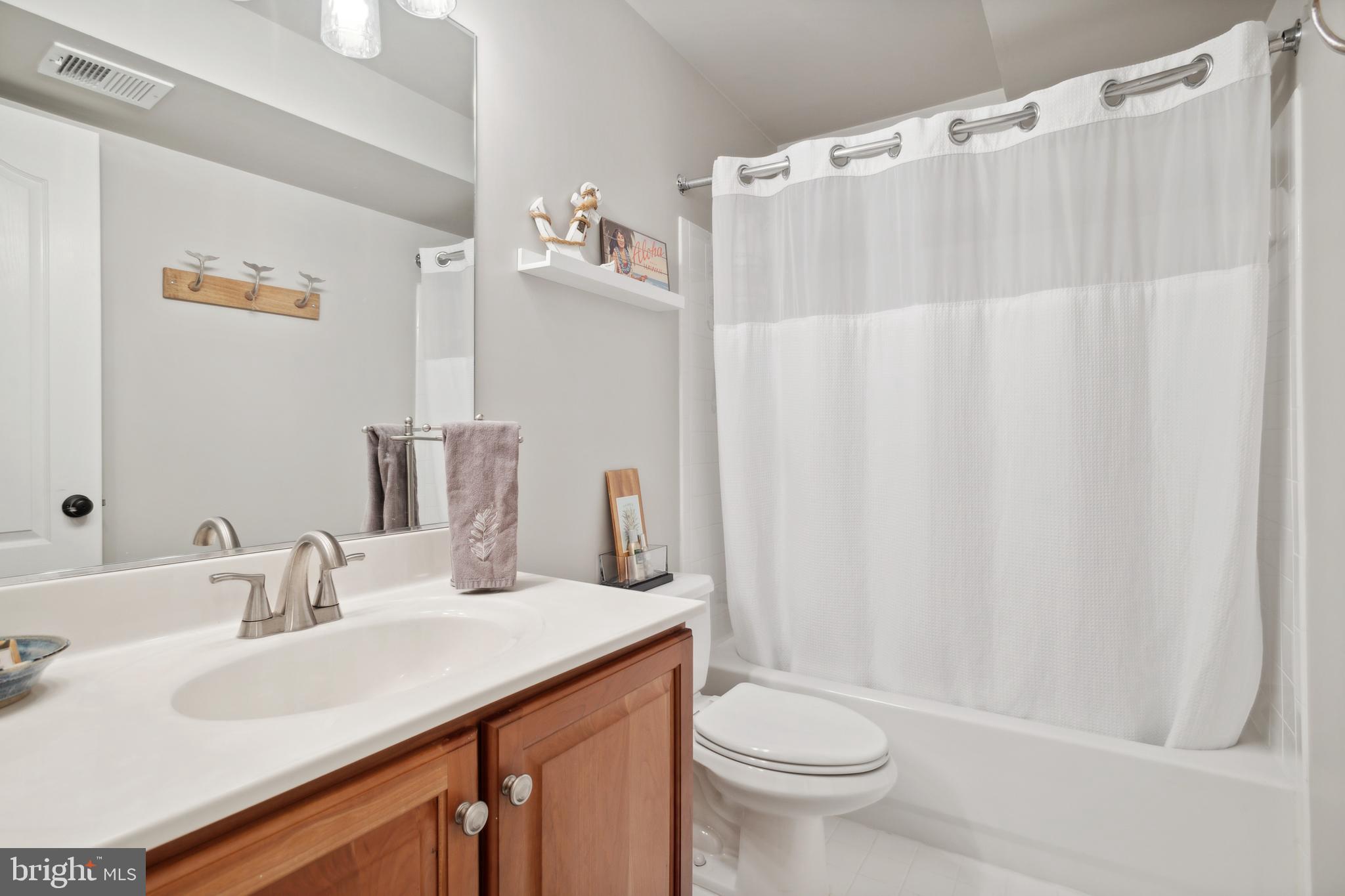 VIRGINIA OAKS - Residential