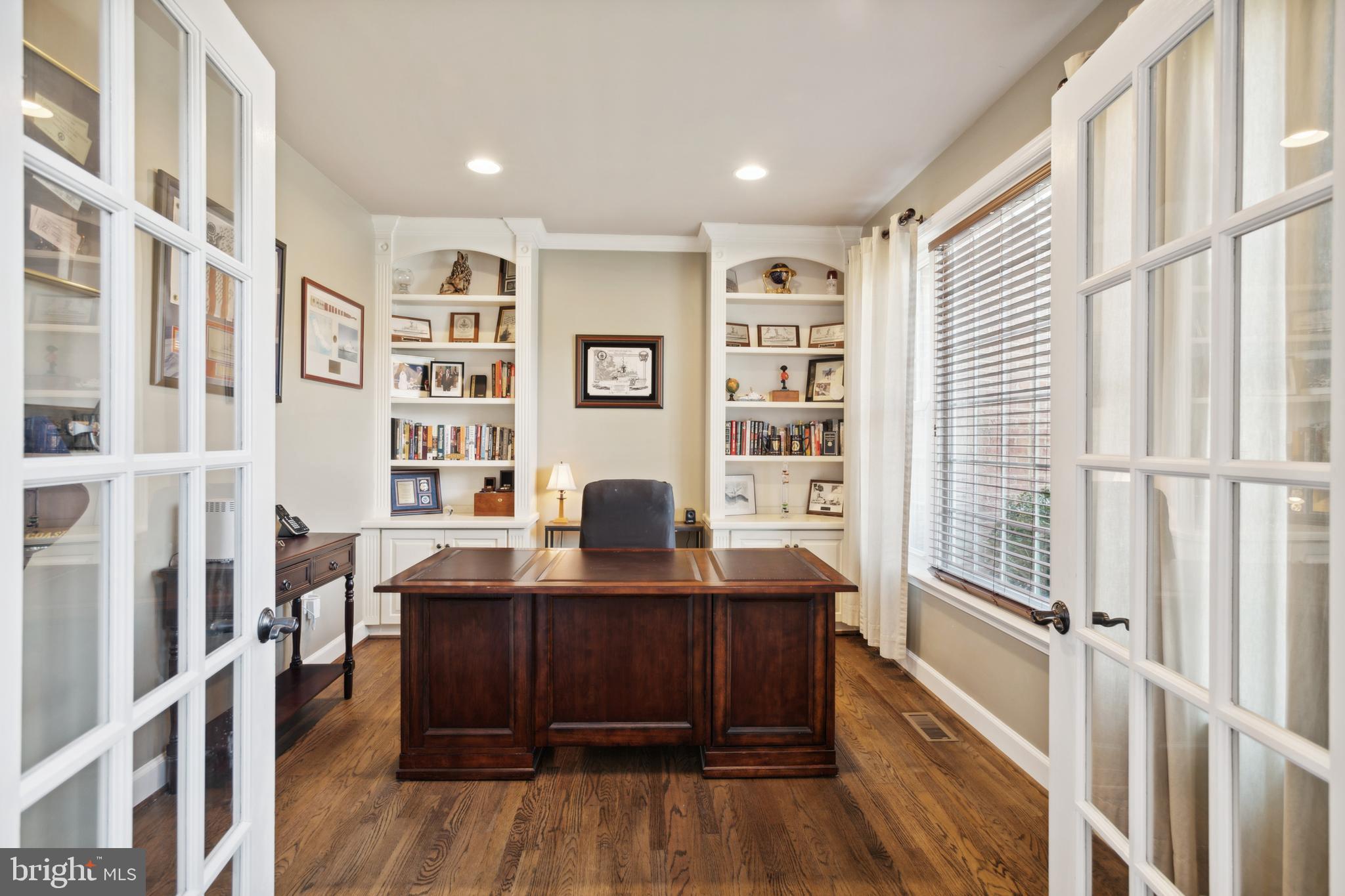 VIRGINIA OAKS - Residential