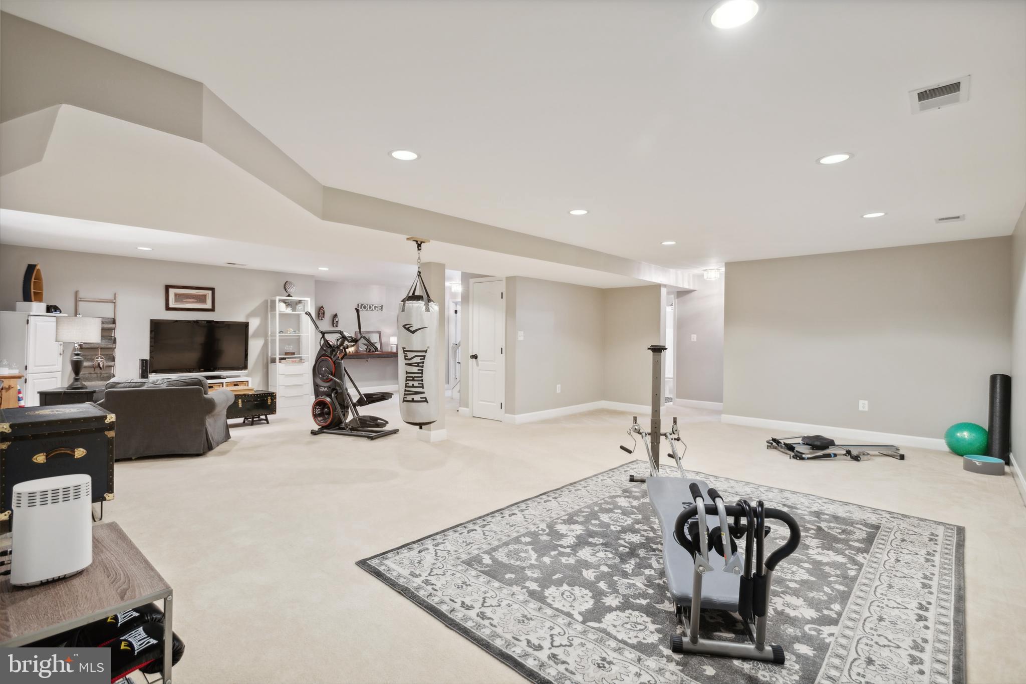 VIRGINIA OAKS - Residential