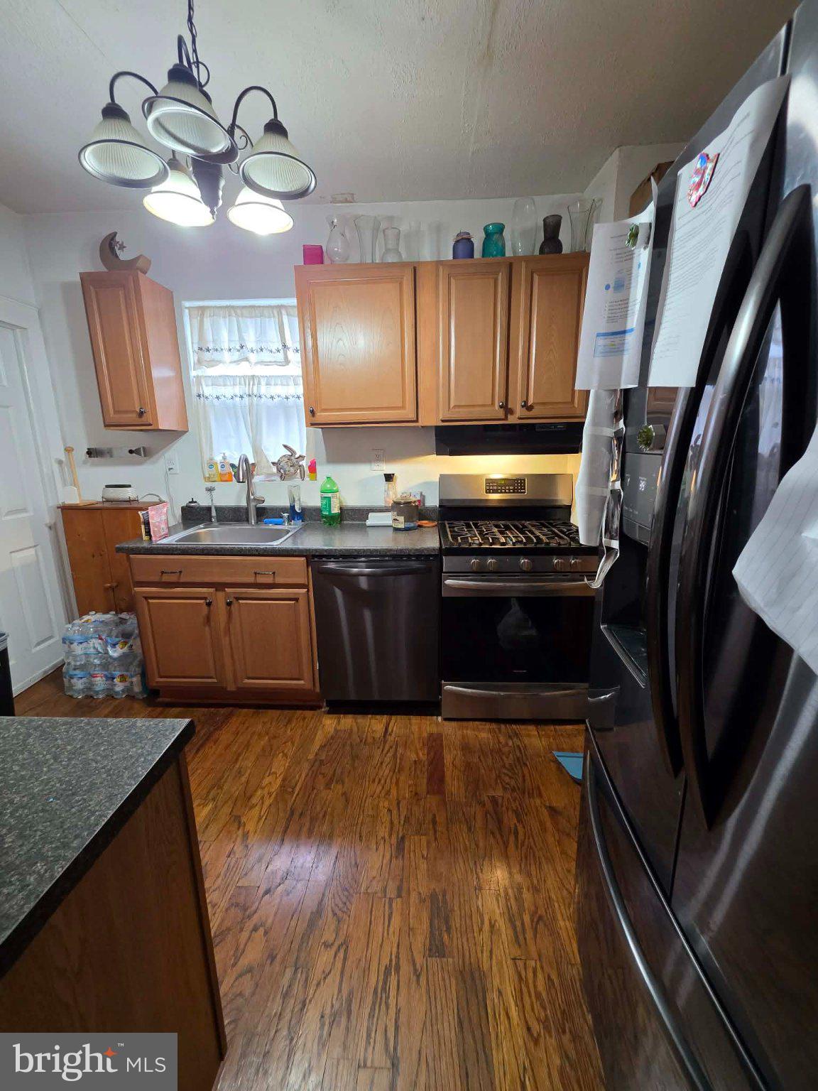 144 W 4TH STREET