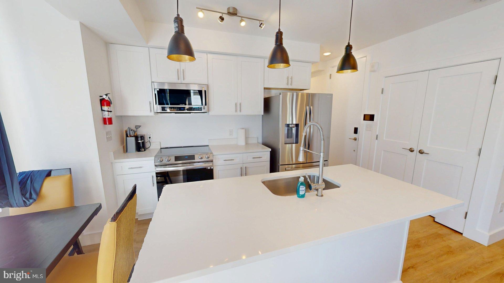 201 KENNEDY STREET NW 6