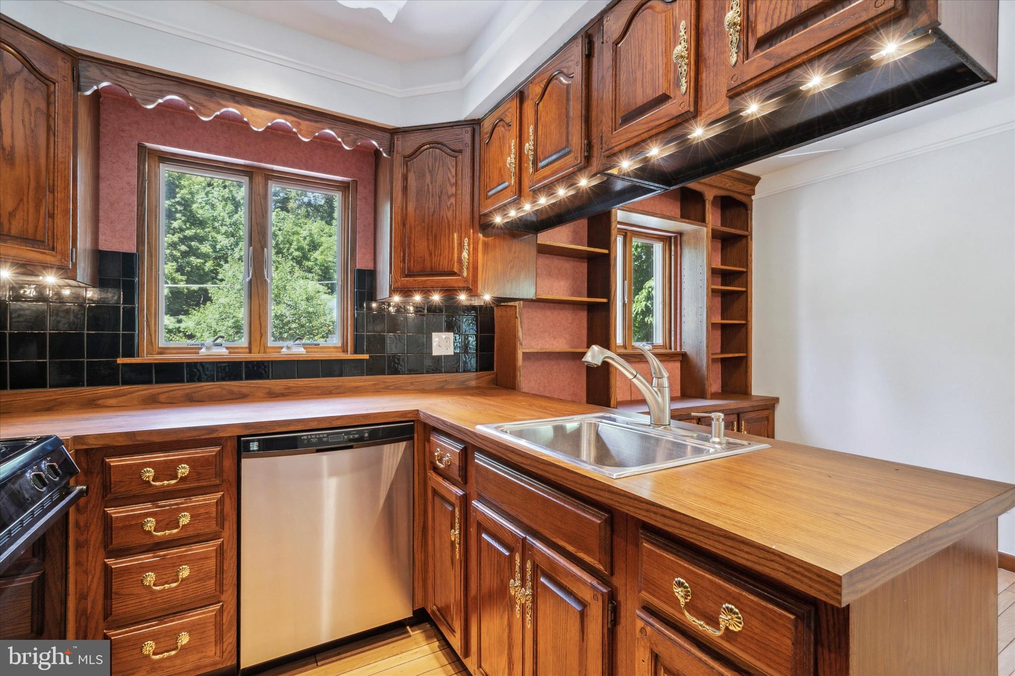 ROXBOROUGH - Residential Lease