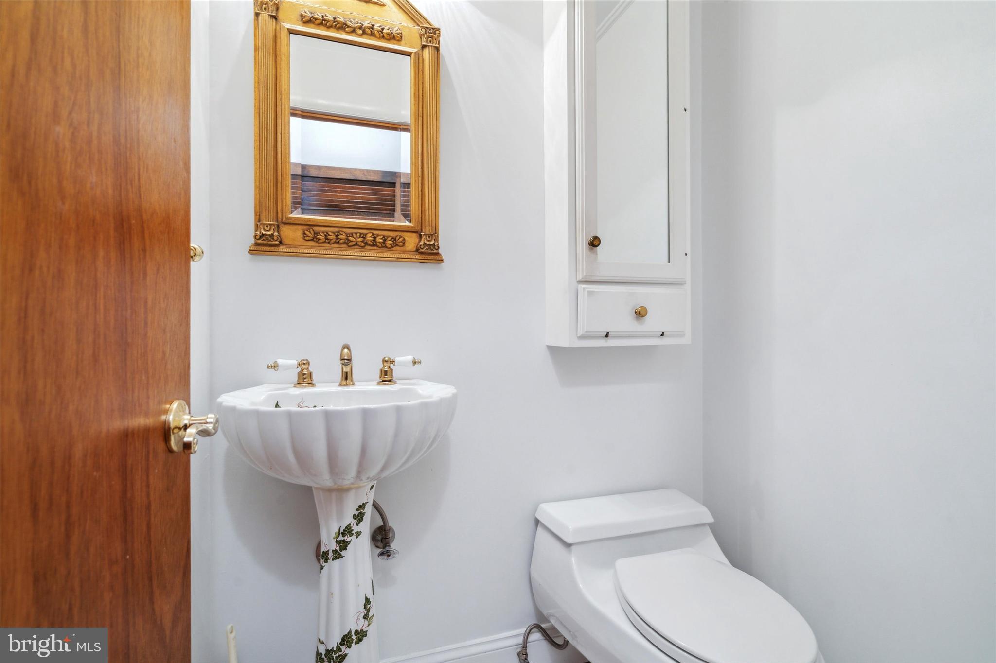 ROXBOROUGH - Residential Lease