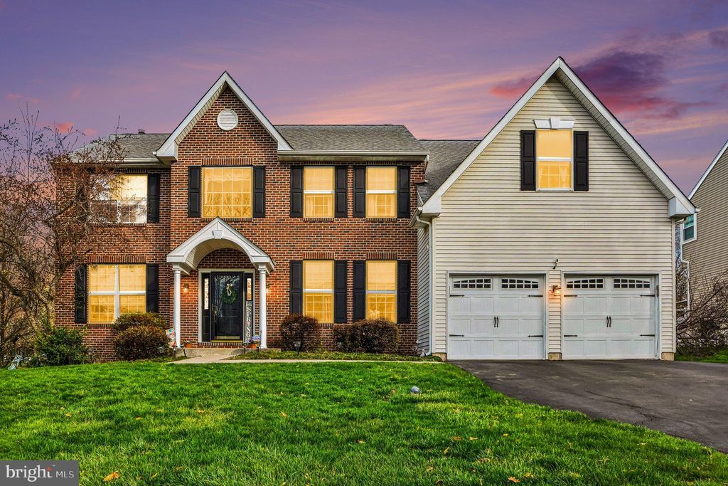 Photo of 42 Ashford Way, SCHWENKSVILLE, PA 19473 (MLS # PAMC2174094)