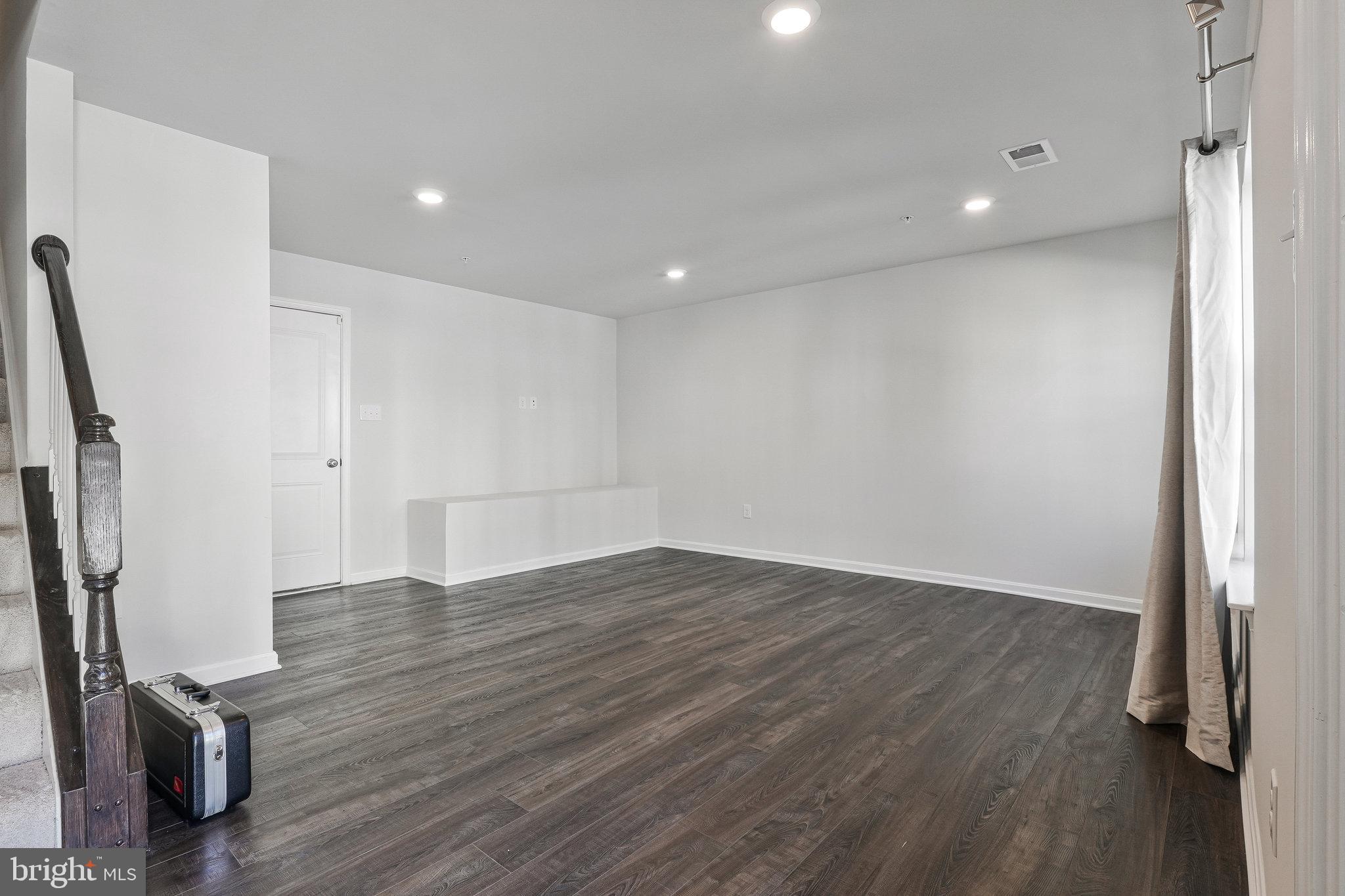 SCOTLAND HEIGHTS - Residential